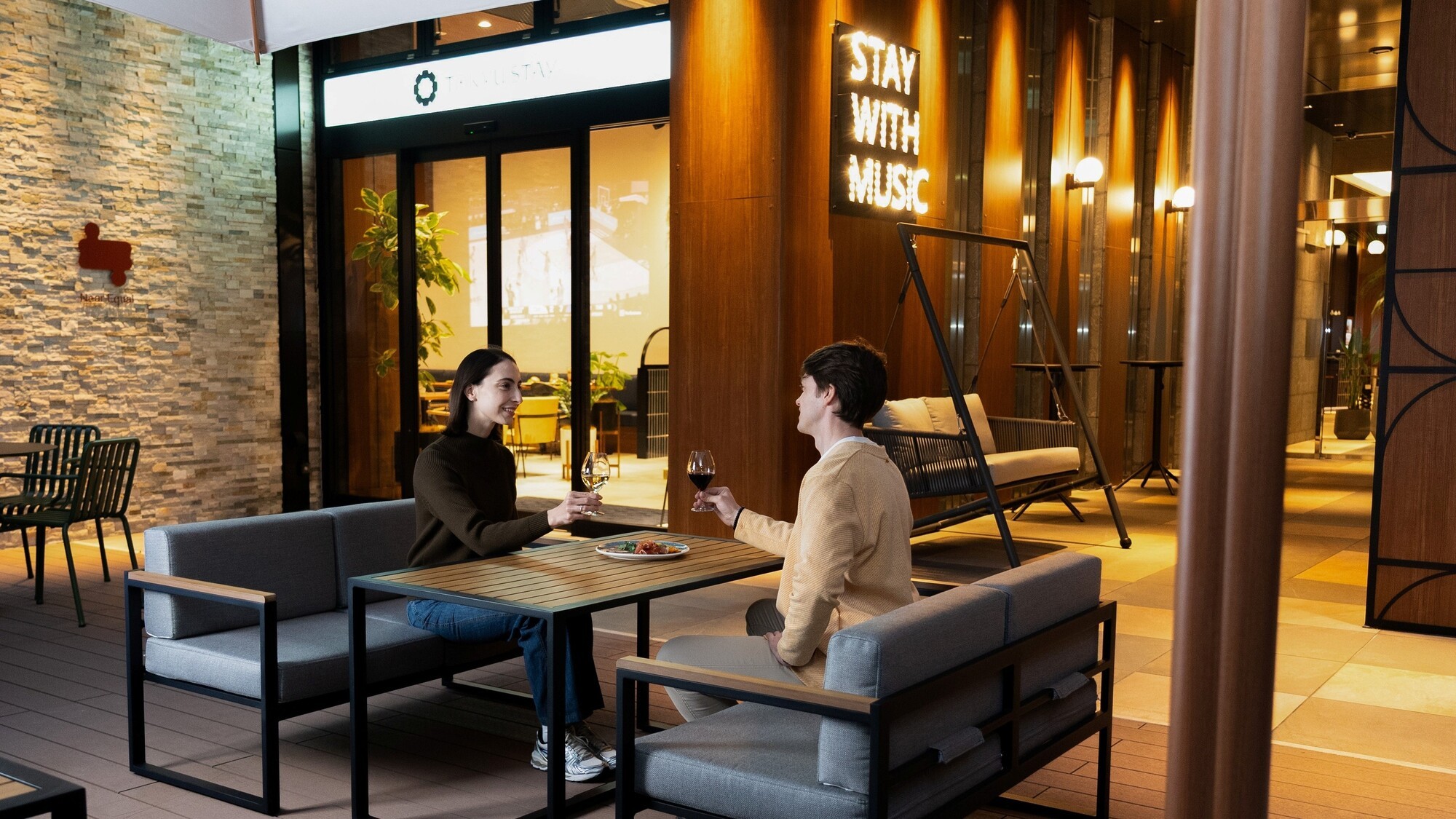 Near Equal - テラス席イメージ