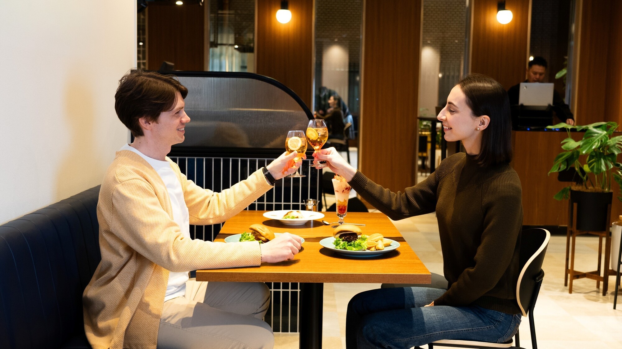 【バー】Near Equal - 週末音楽イベントイメージ