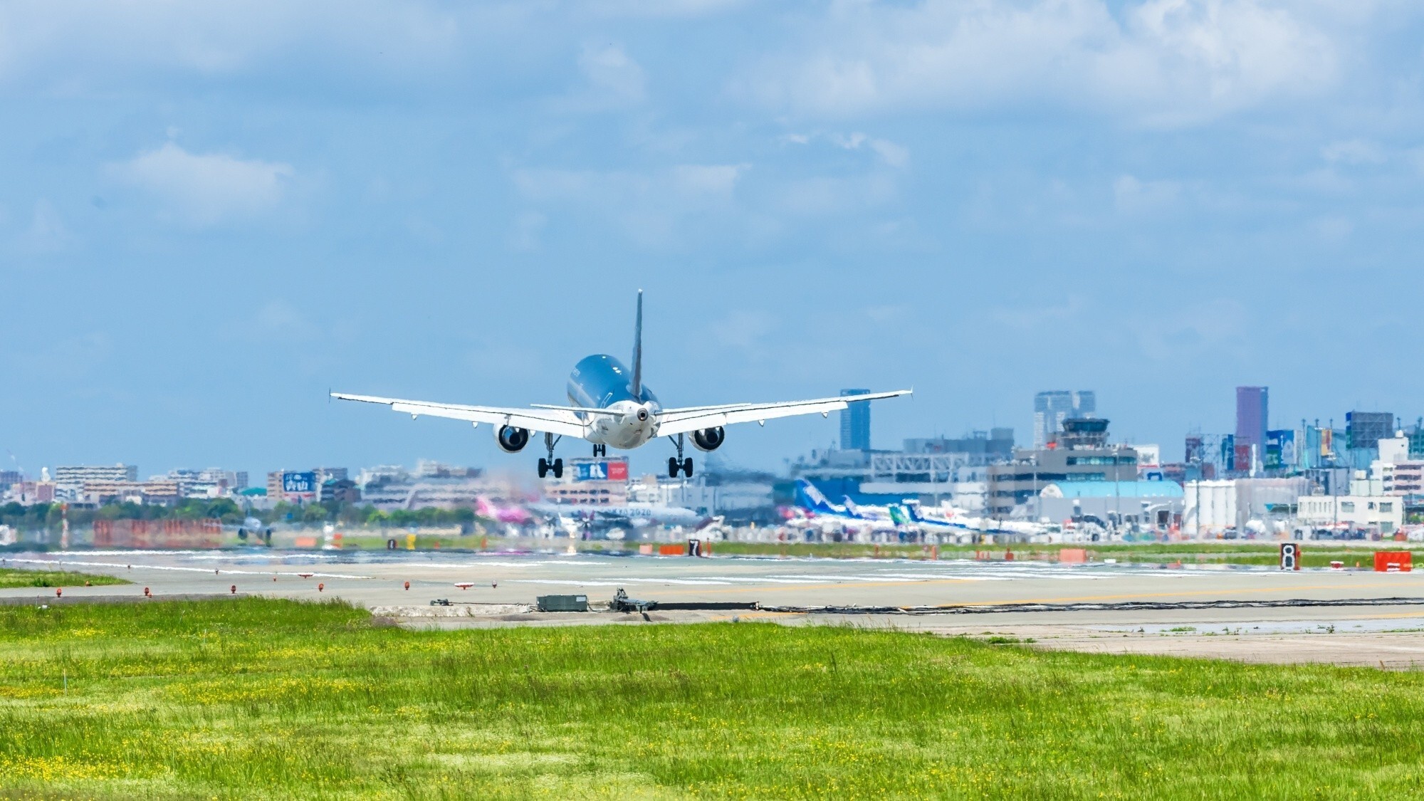 アクセス/【福岡空港 国際線ターミナル】アジアを中心に世界各国とつながる玄関口（公共交通機関28分）