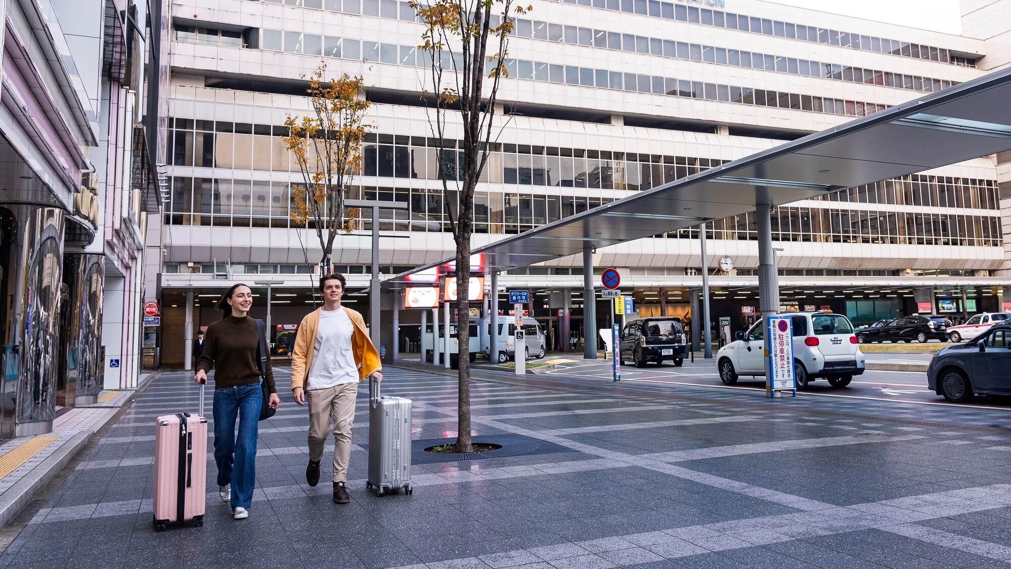 アクセス/【博多駅】ショッピングやグルメも充実の新幹線・在来線・空港アクセスの中心拠点（徒歩7分）