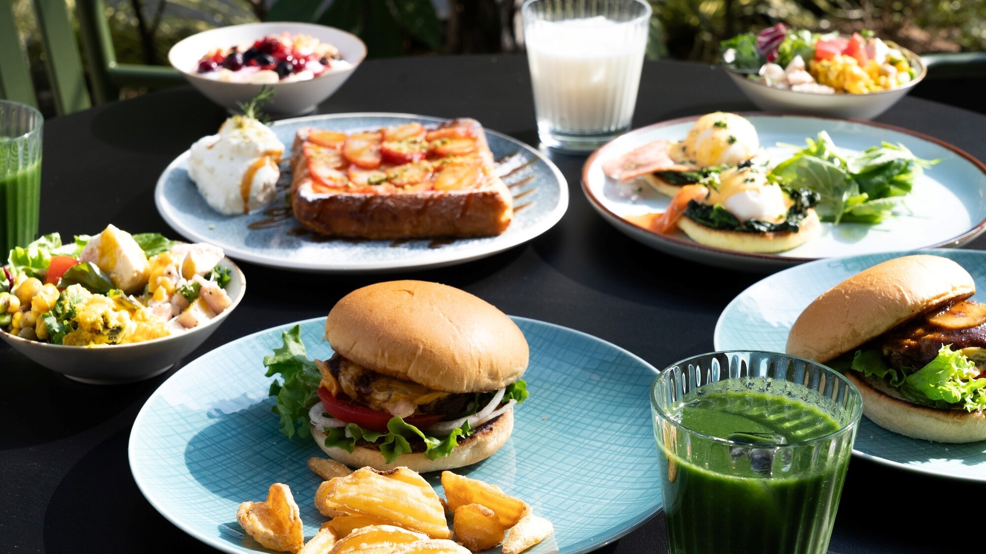 【ブレックファースト】メニュー一例・テラス席イメージ