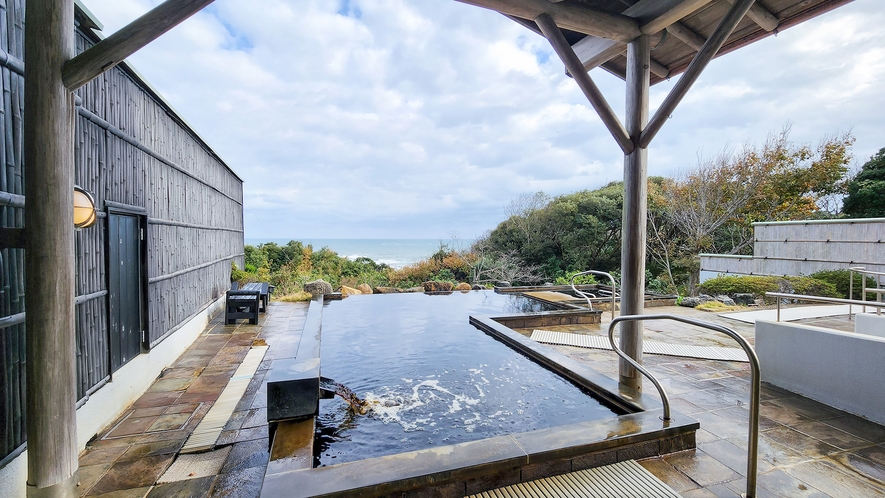 #【男風呂】ミネラルたっぷり成分の温泉でゆっくりのんびり♪