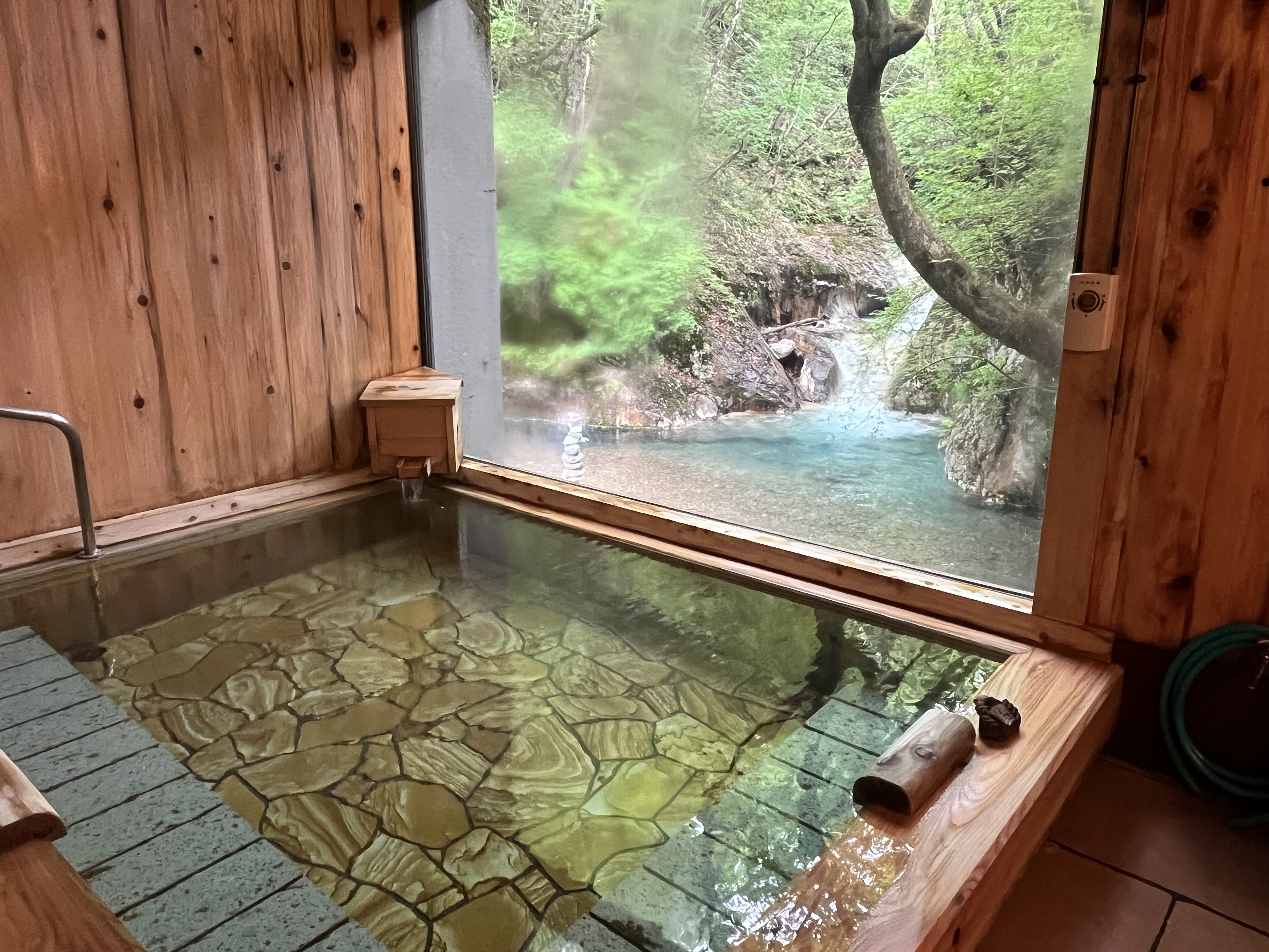 「滝見の湯」