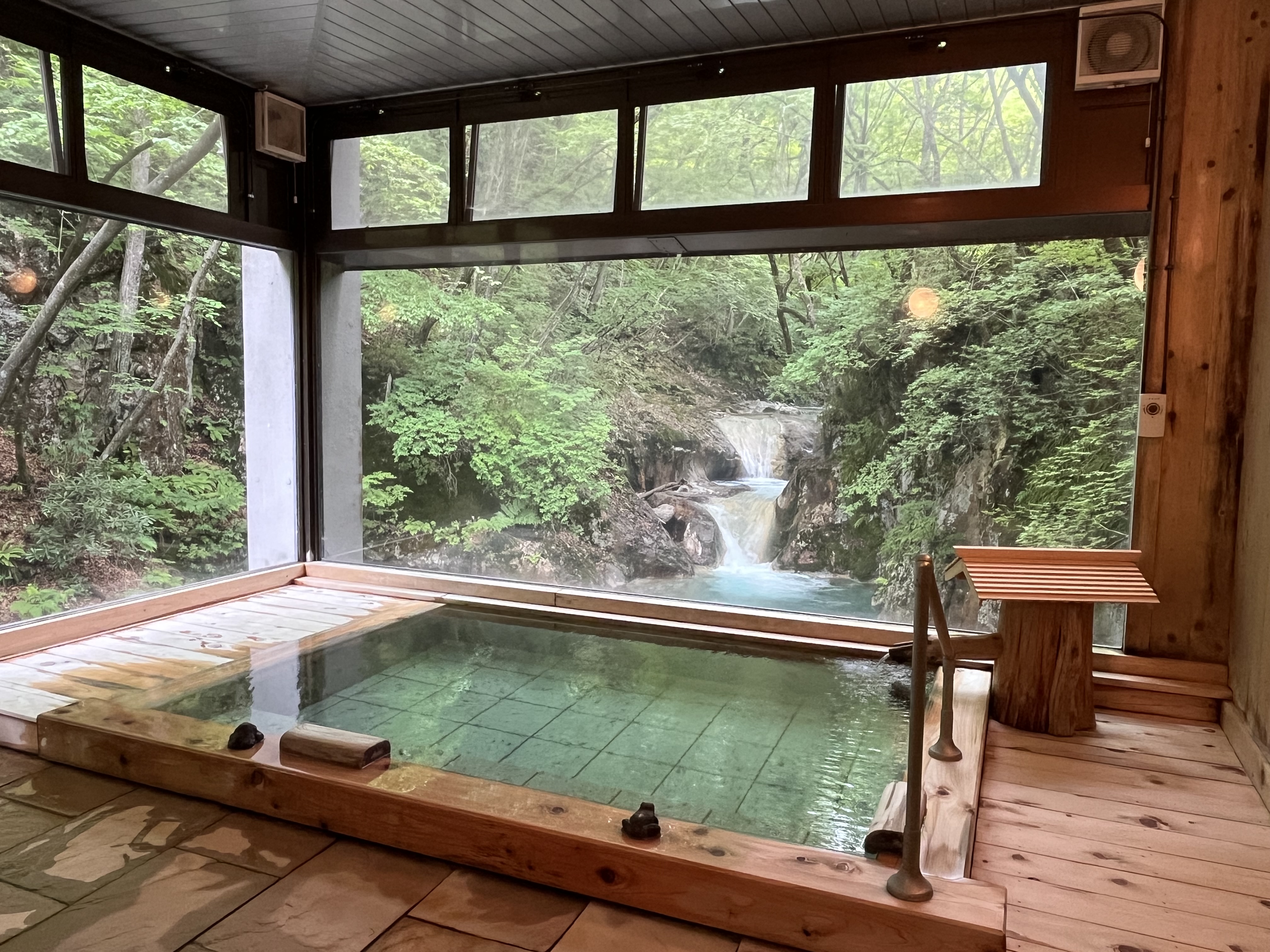 「滝見の湯」