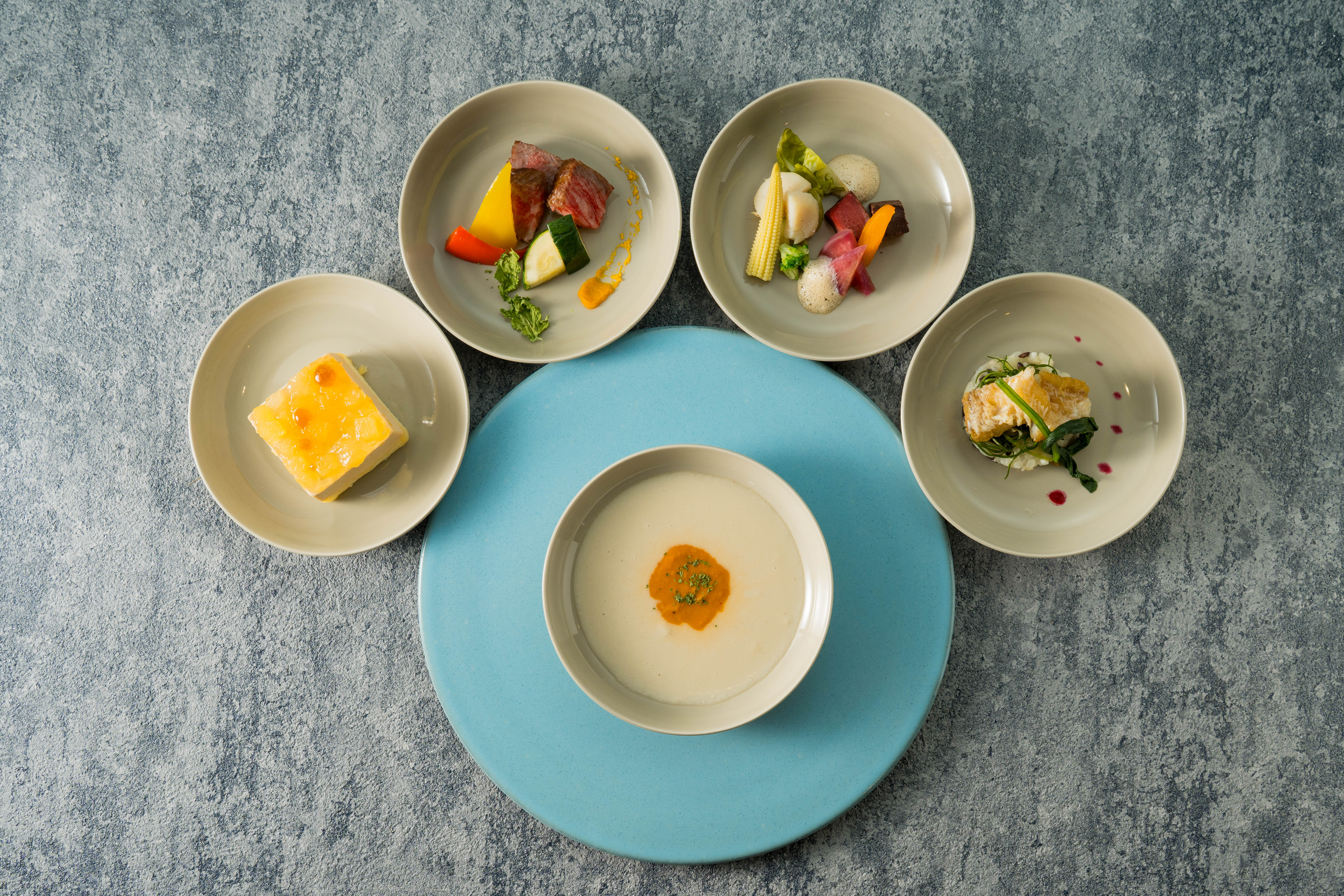 愛犬のコース料理