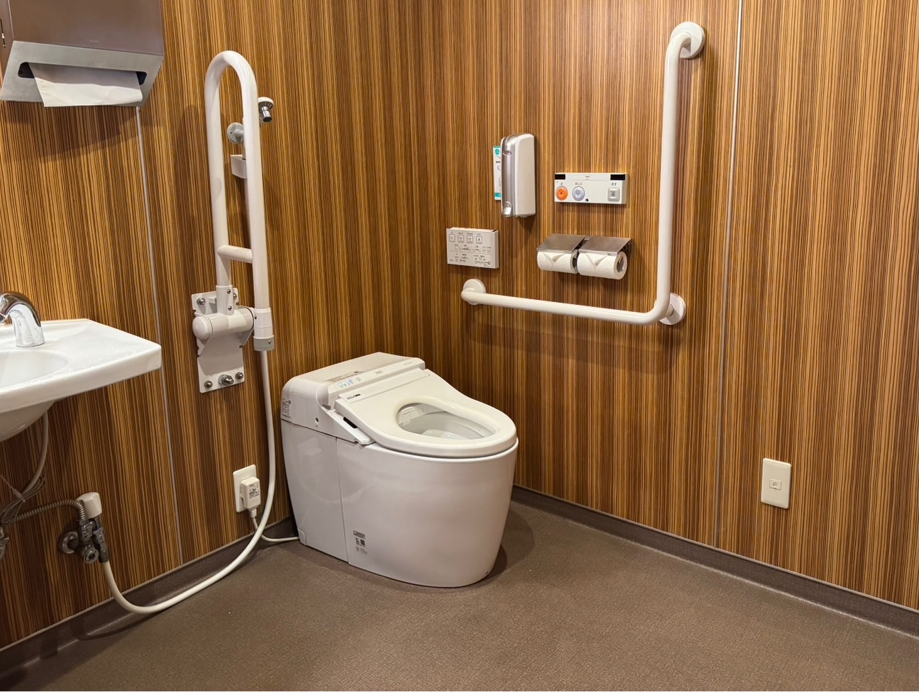 多目的トイレ