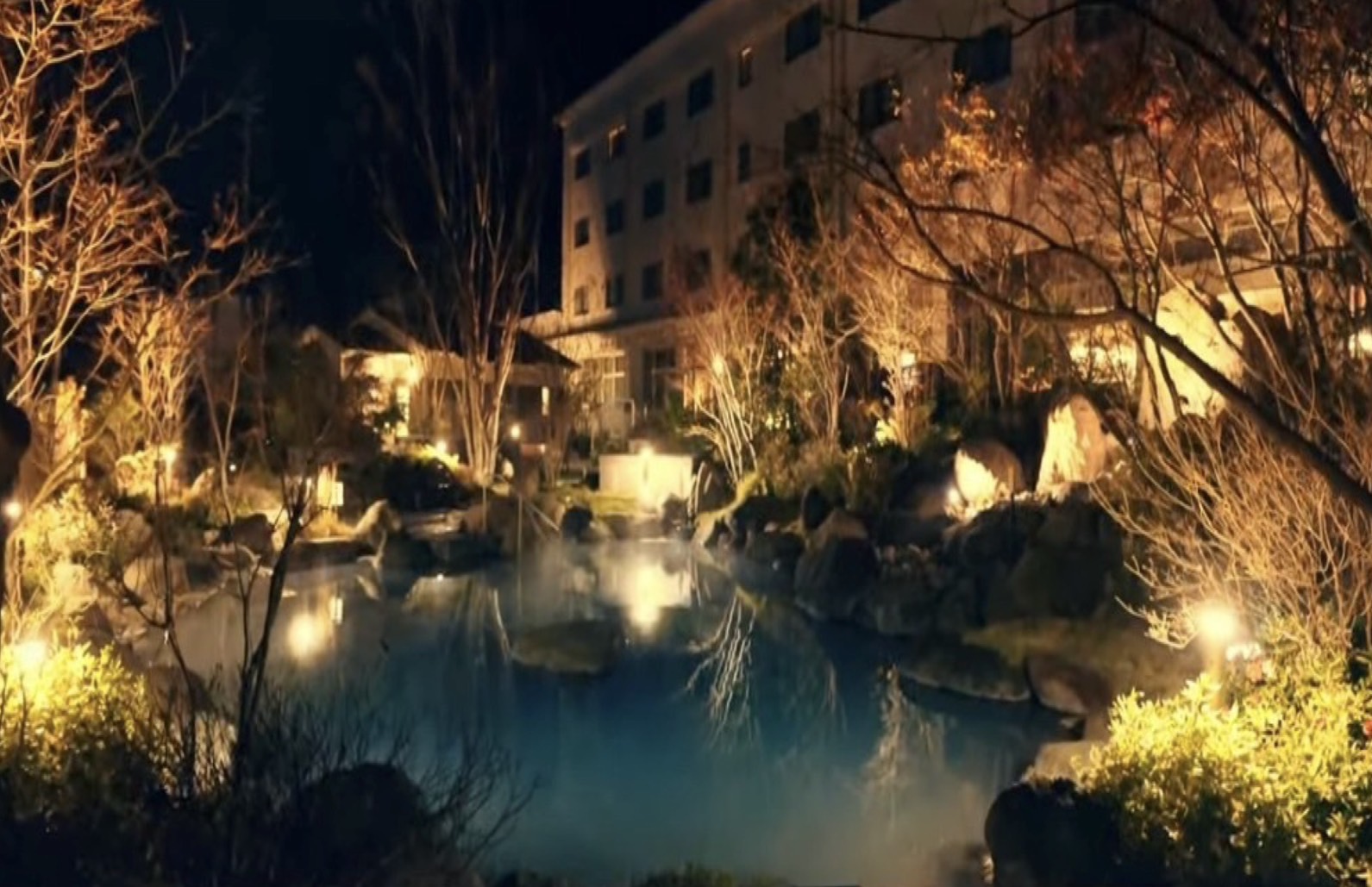 庭園露天風呂「 空の湯 」