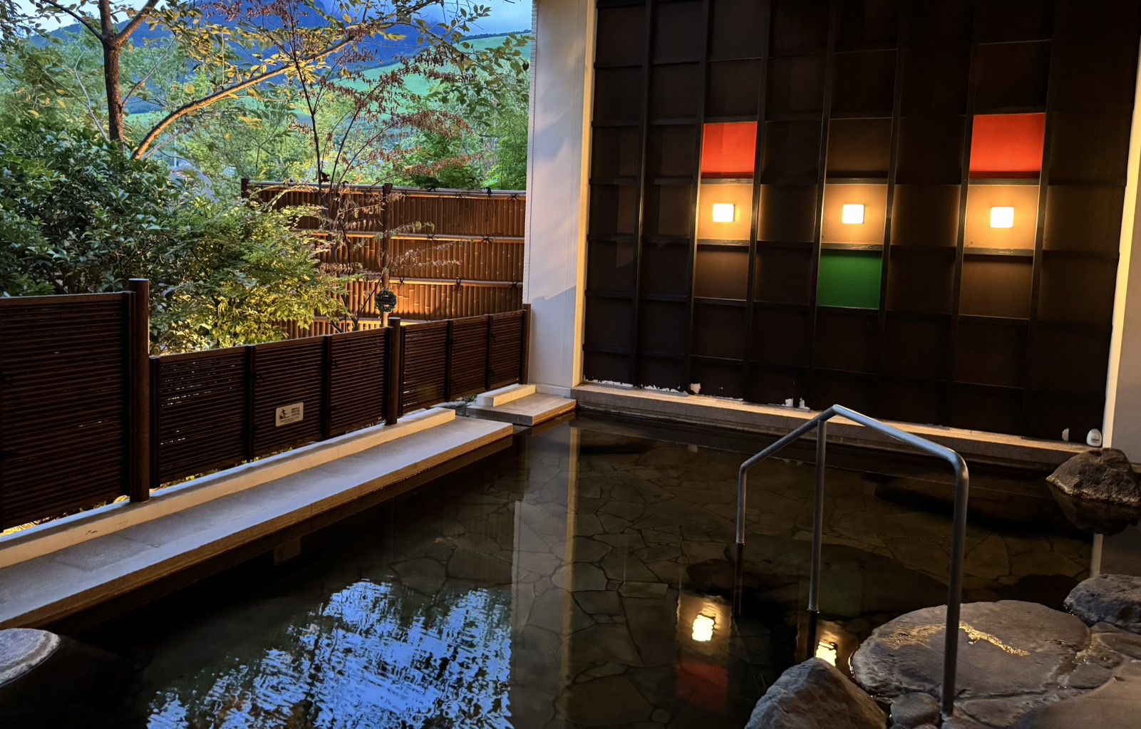 【大浴場 女性】緑に抱かれた湯