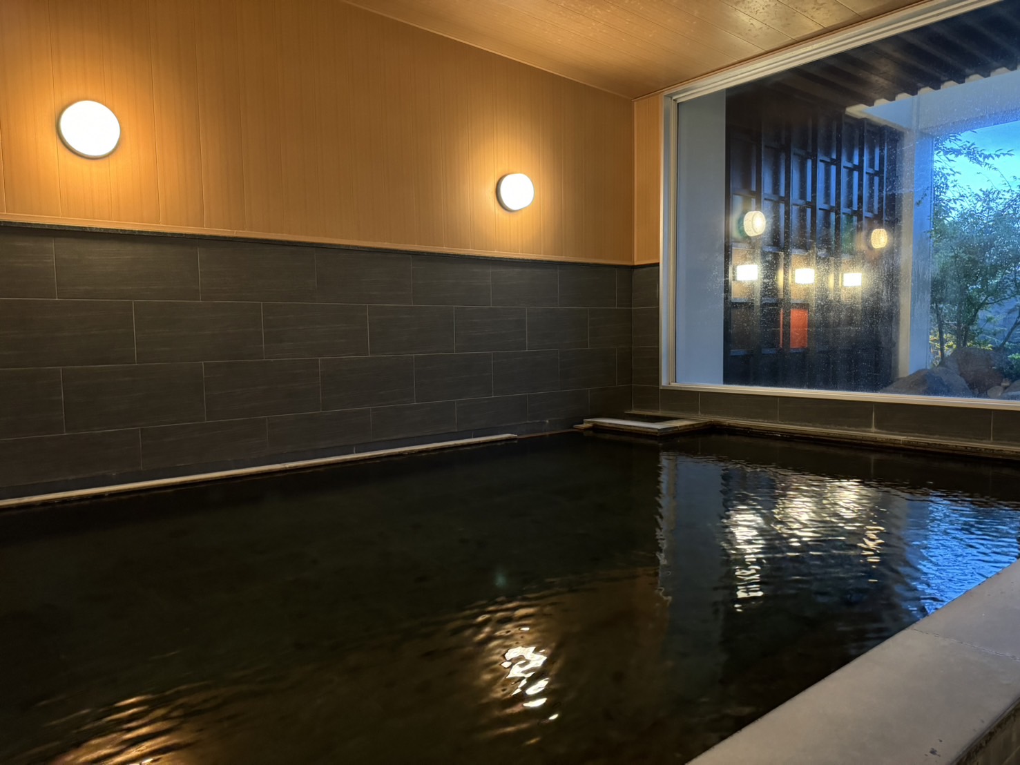 【大浴場 男性】体の芯から温まる、源泉の力