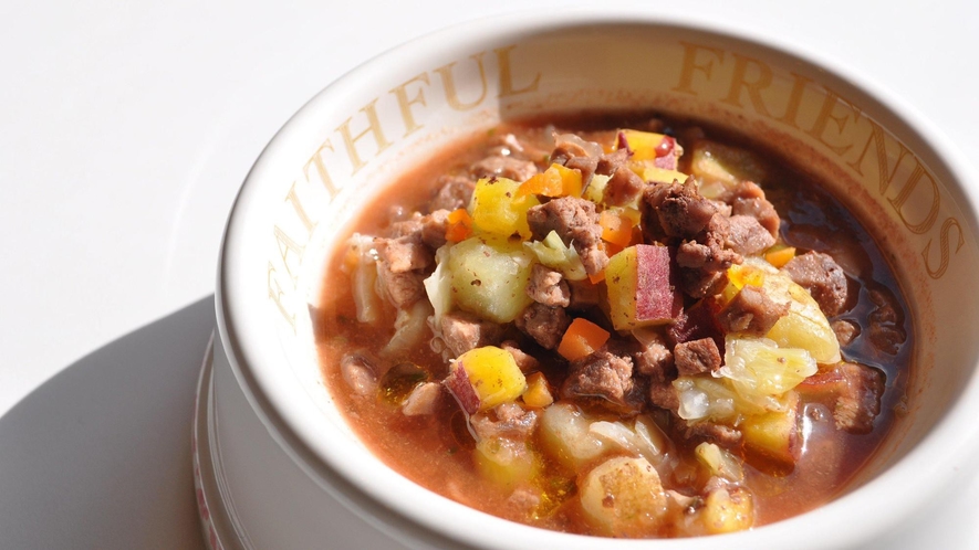 高知産野生鹿肉と野菜のトマトスープ