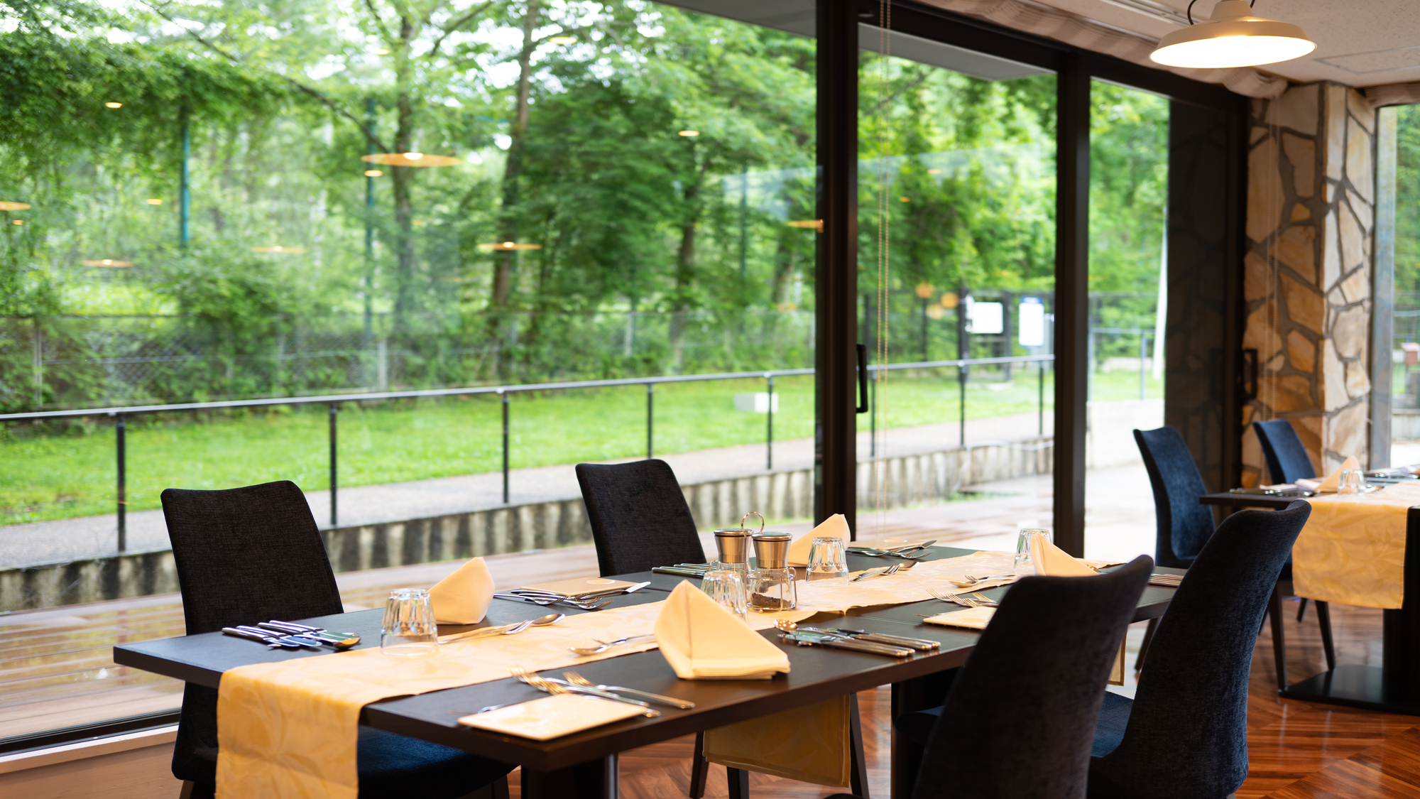 【レストラン「Raisin D'or」】