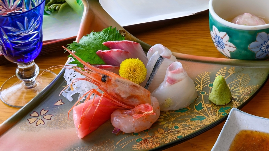 【8/9〜8/16限定◆お盆プラン】福井自慢の美味しい料理＆天然温泉でゆったり♪恐竜博物館まで50分