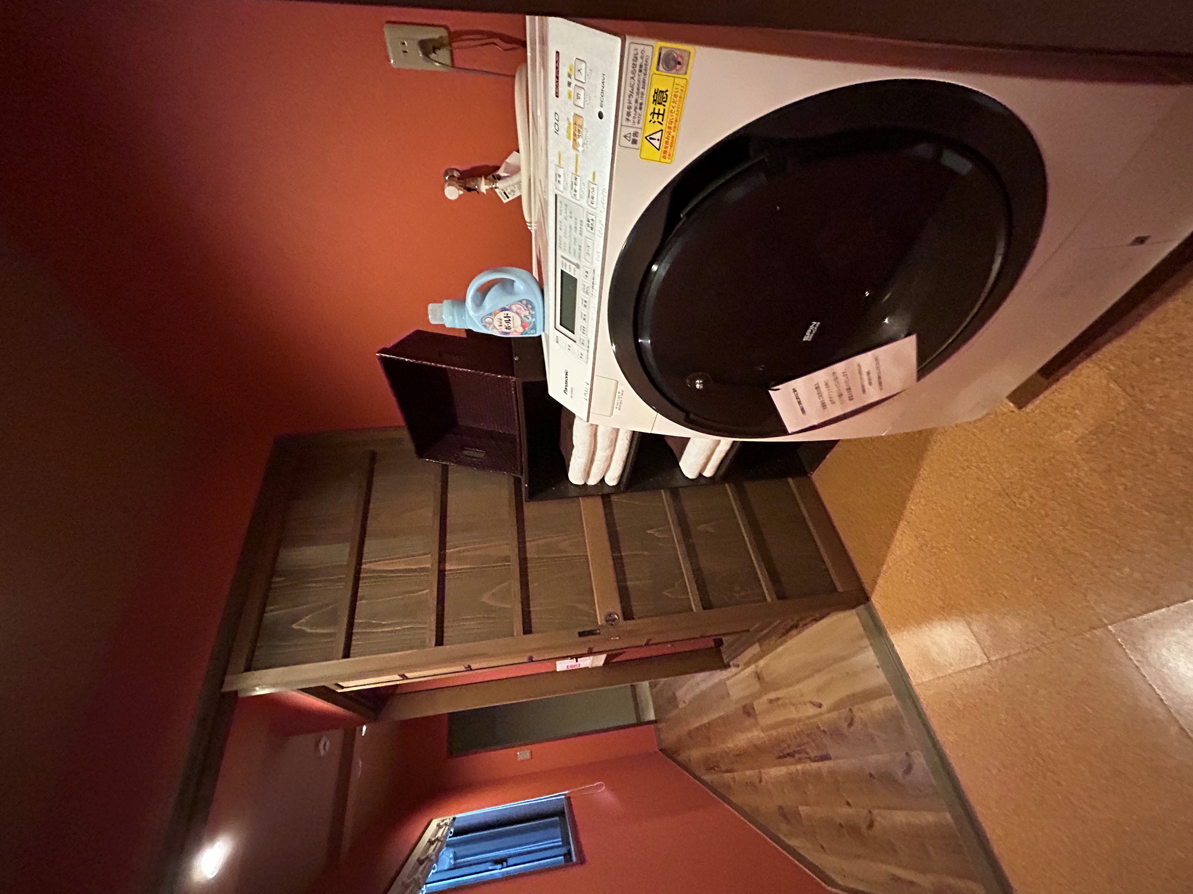 １階脱衣場洗濯乾燥機