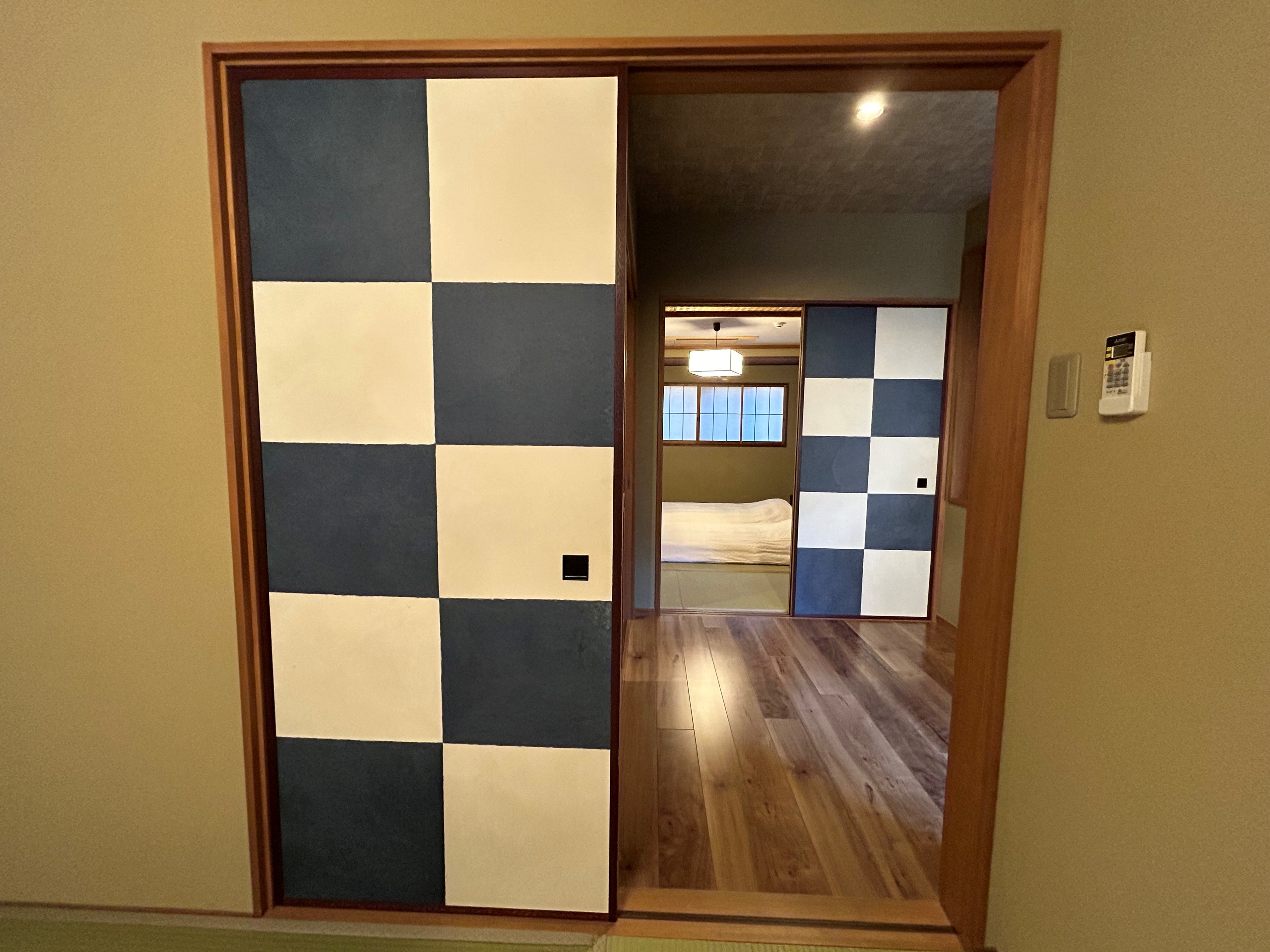 ２階和室小から和室大