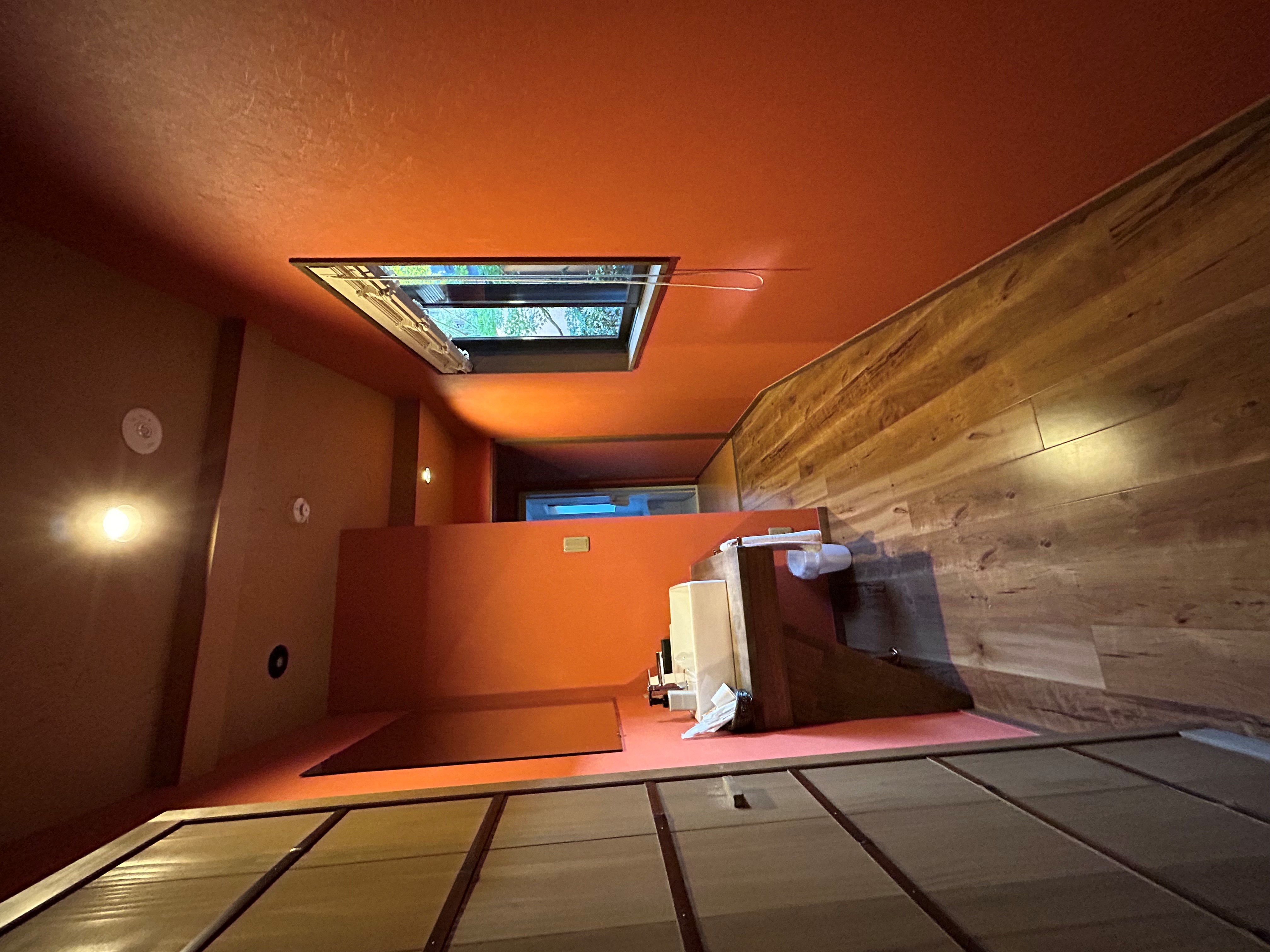 １階お風呂への廊下