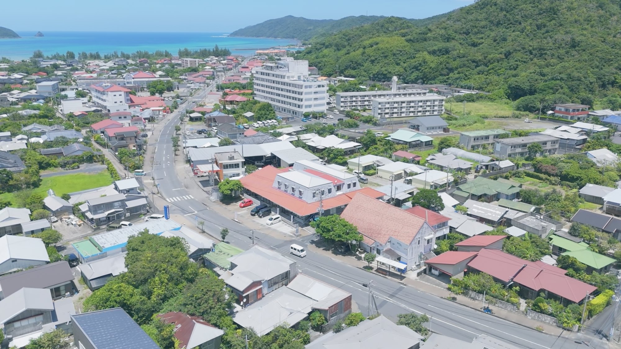 伝泊　赤木名　ホテル