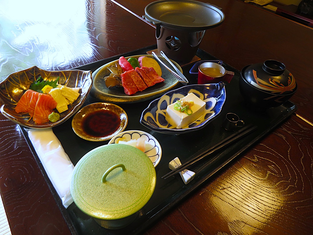 名水出流原御膳