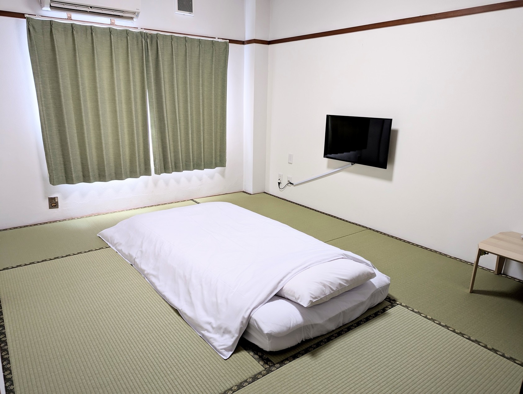 ★3階和室６畳シングル★素泊まり市内最安値★Wi-Fi完備★共同シャワー★