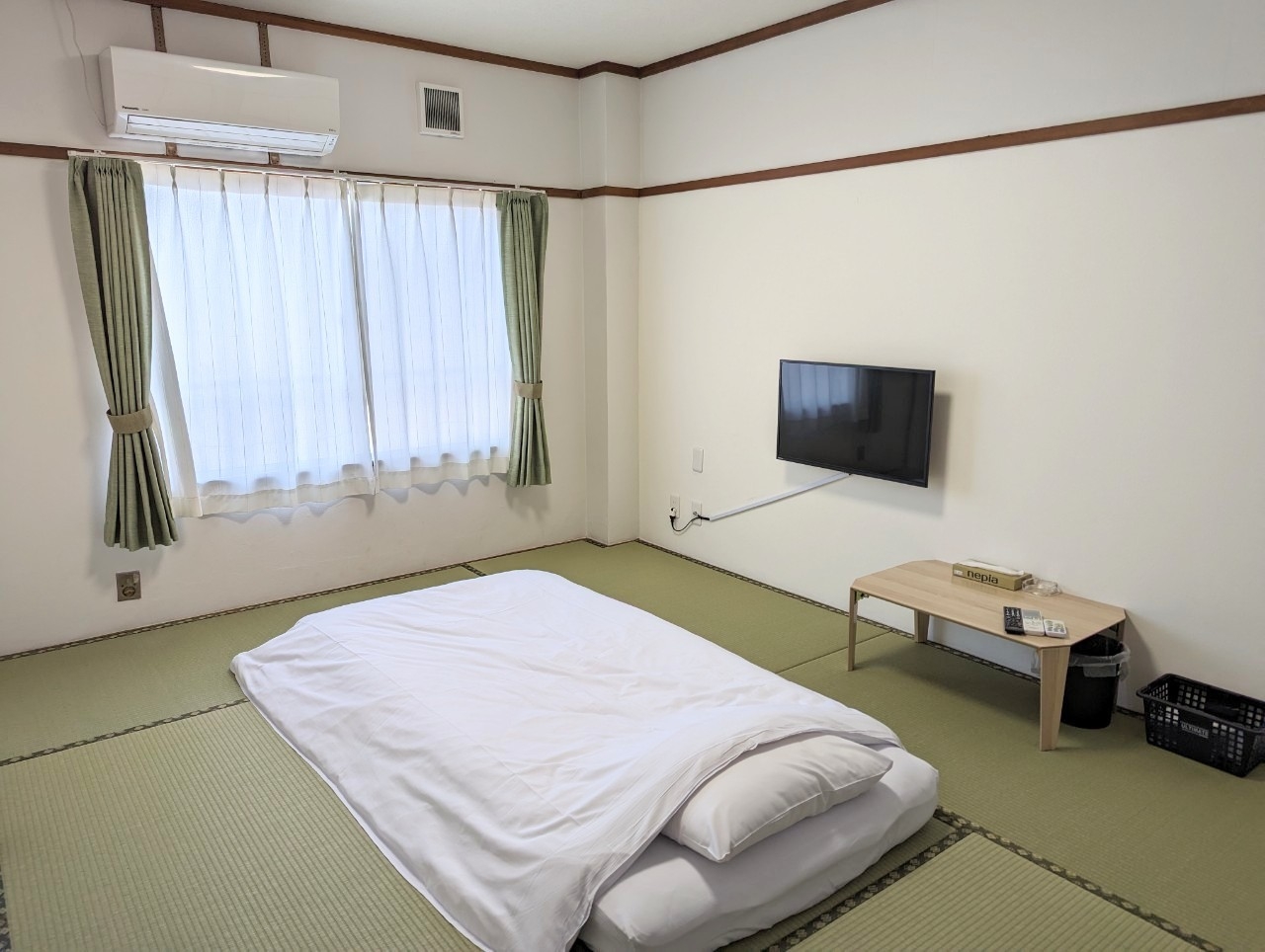 【喫煙】★3階和室６畳シングル★素泊まり市内最安値★Wi-Fi完備★共同シャワー★