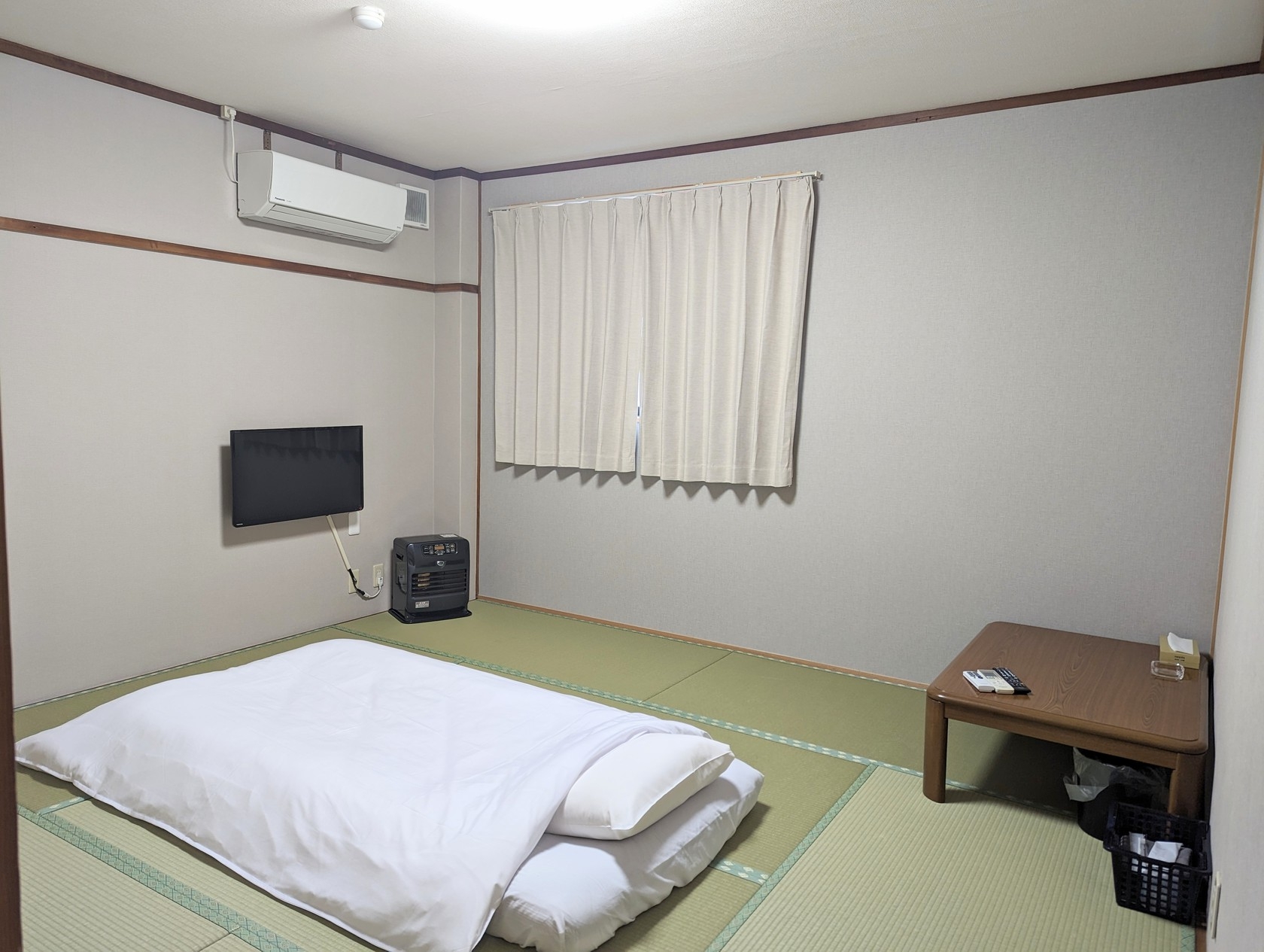 ★3階和室8畳シングル★素泊まり市内最安値★Wi-Fi完備★共同シャワー★