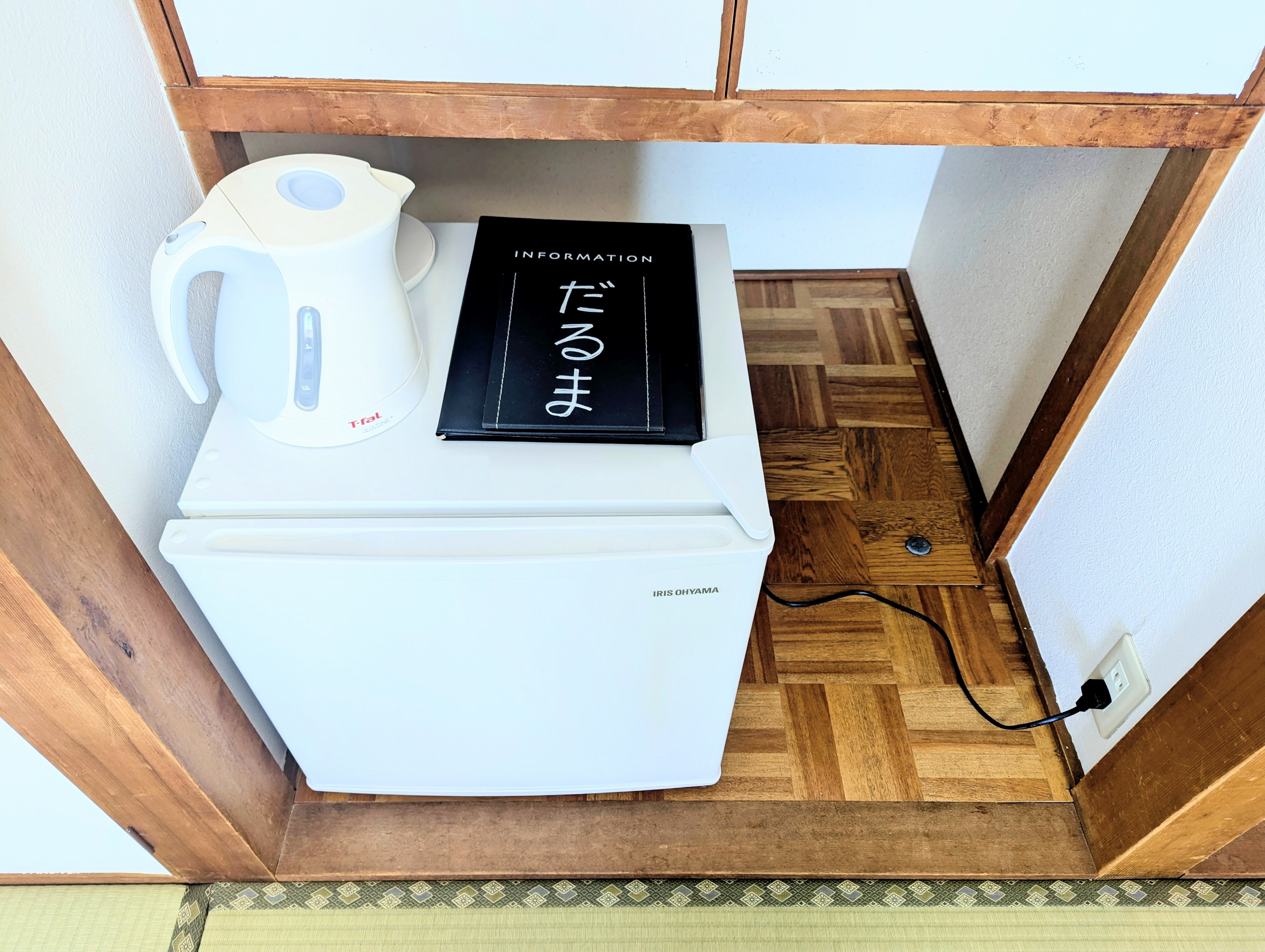 【喫煙】３階和室　冷蔵庫、湯沸かしケトルあります。