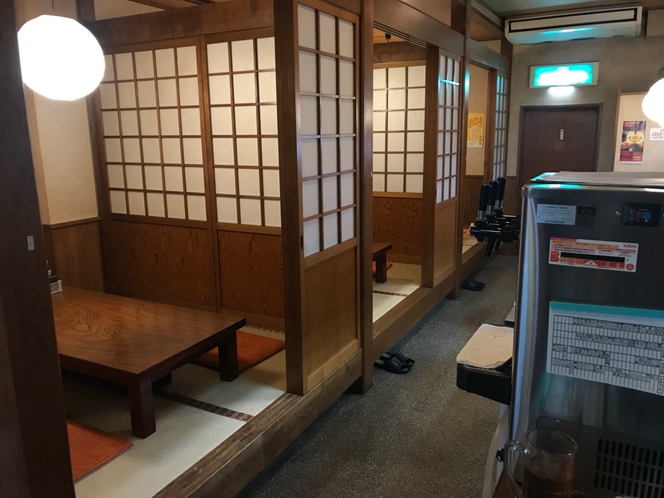 居酒屋店内。座敷で個室あります。