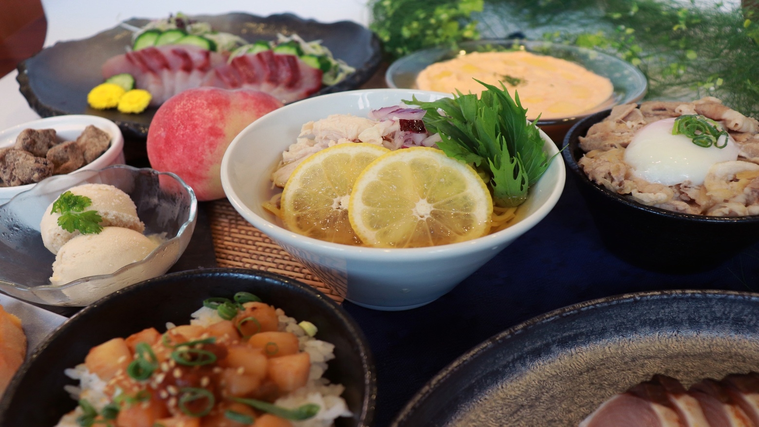 【期間限定メニューで贅沢に朝食を】（朝食付き）零ワンポークすき焼き丼に小柱と濃厚な練ウニ茶漬け！