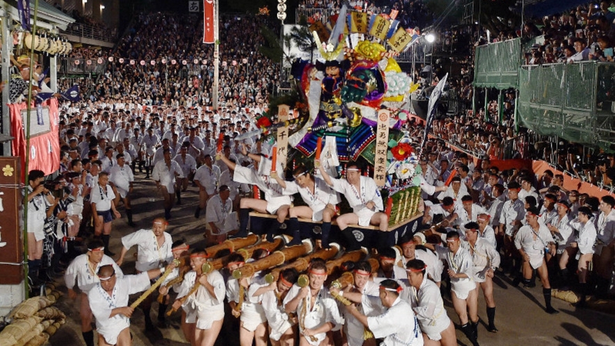 博多祇園山笠(7月)