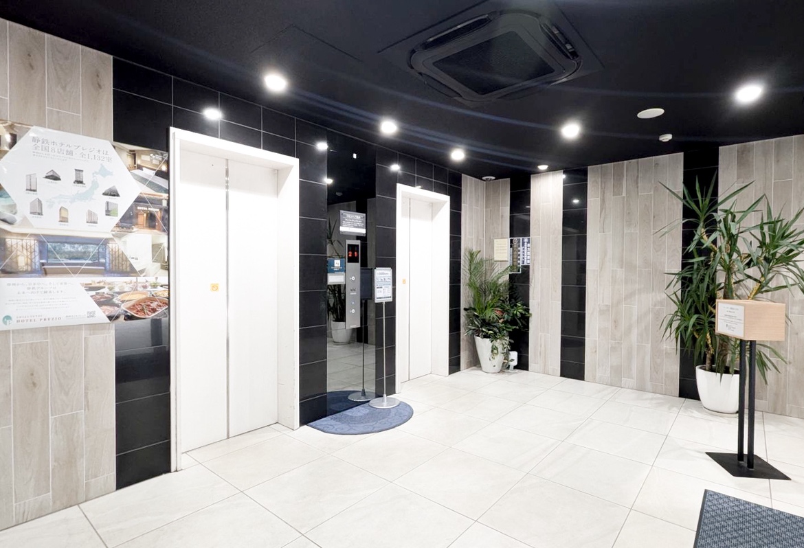 1階エレベーターホール