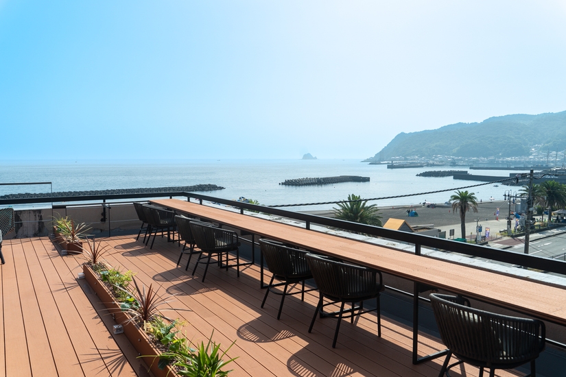 【新設】煌めく海面と星空、波音に包まれる贅沢★屋上ルーフトップバー ナイトビュー確約「海の彩り会席」