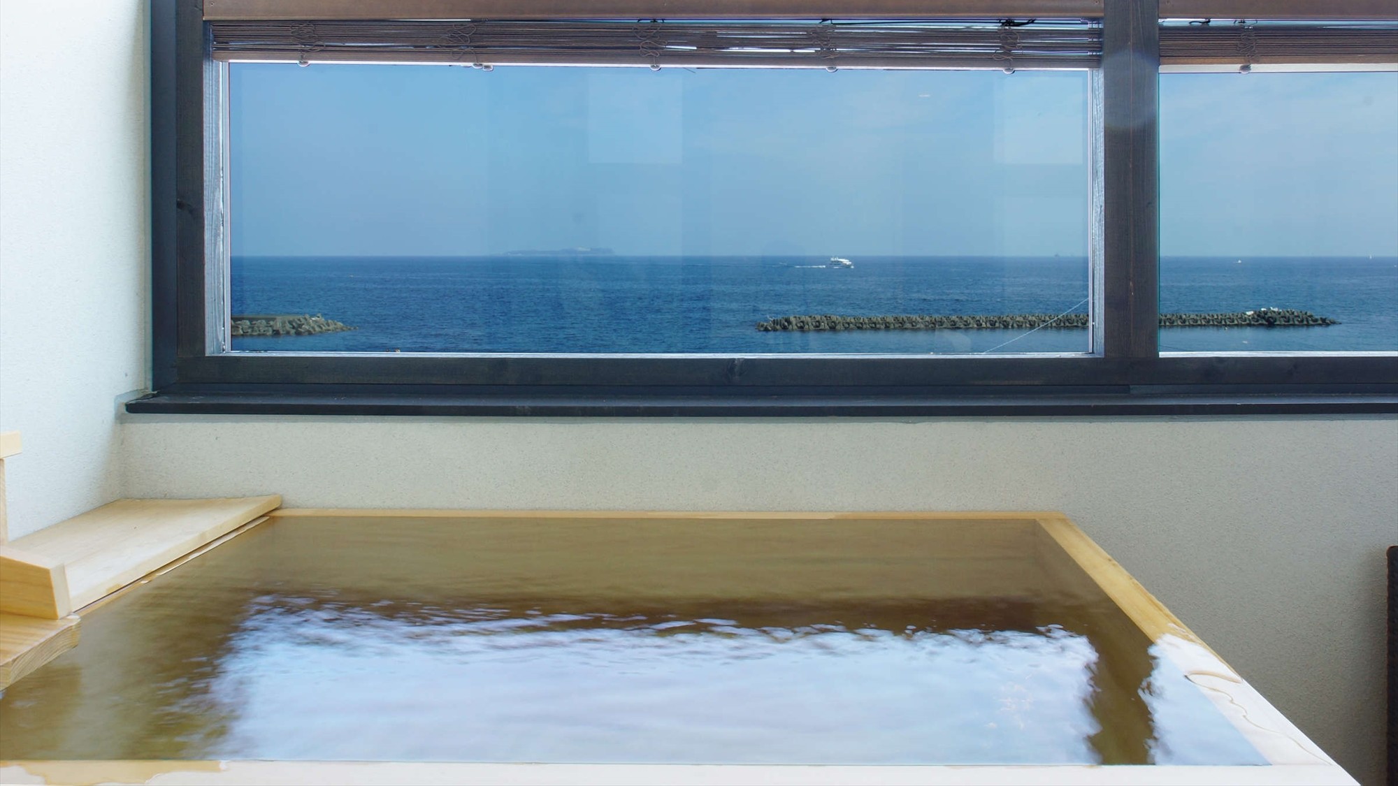  【露天風呂付オーシャンフロント◇DXツイン】海を眺めながらの温泉…まさに贅沢そのもの♪