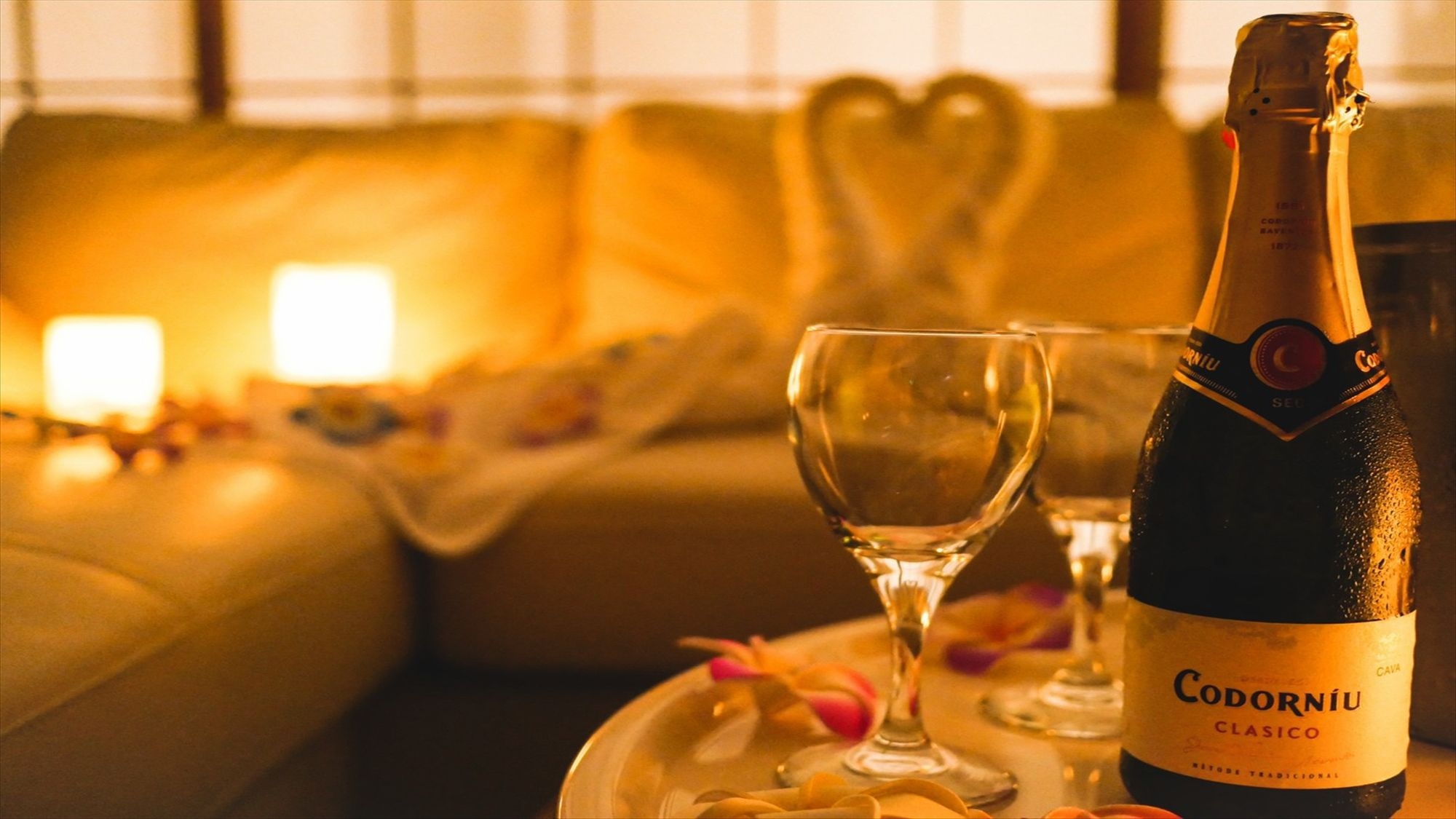 【アニバーサリー】ケーキ＆スパークリングワインの特典付！ホテルで過ごす記念日〜大切な人との思い出に〜