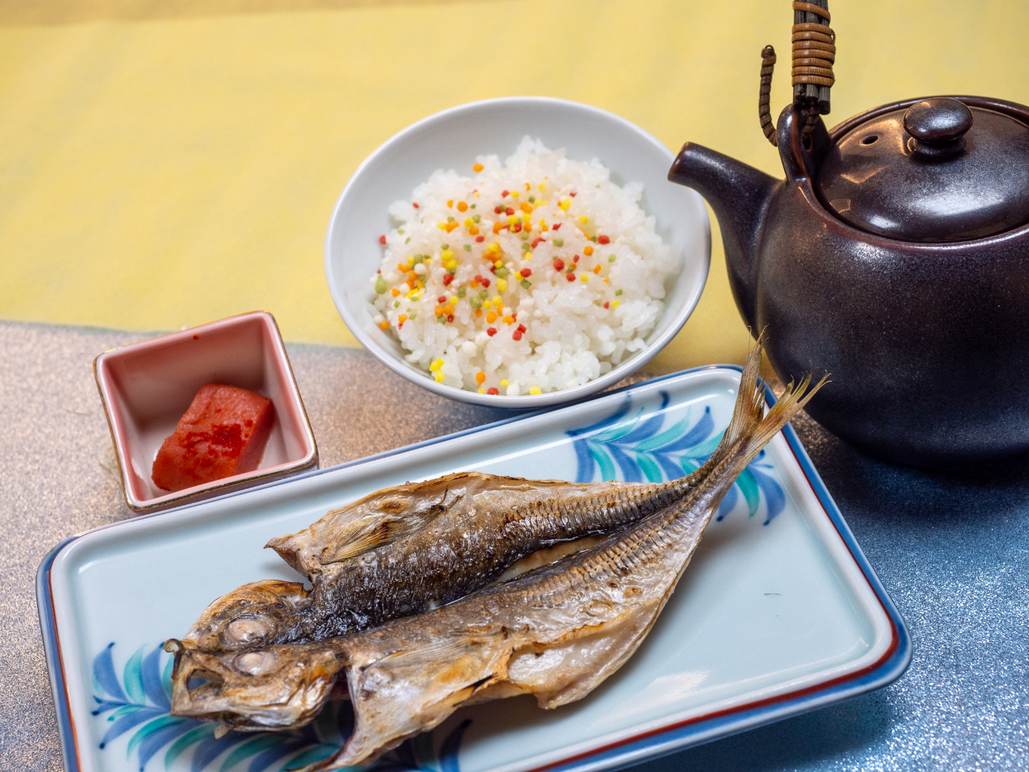 【ご朝食】季節の干物を出汁茶漬けにてお召し上がりいただけます。