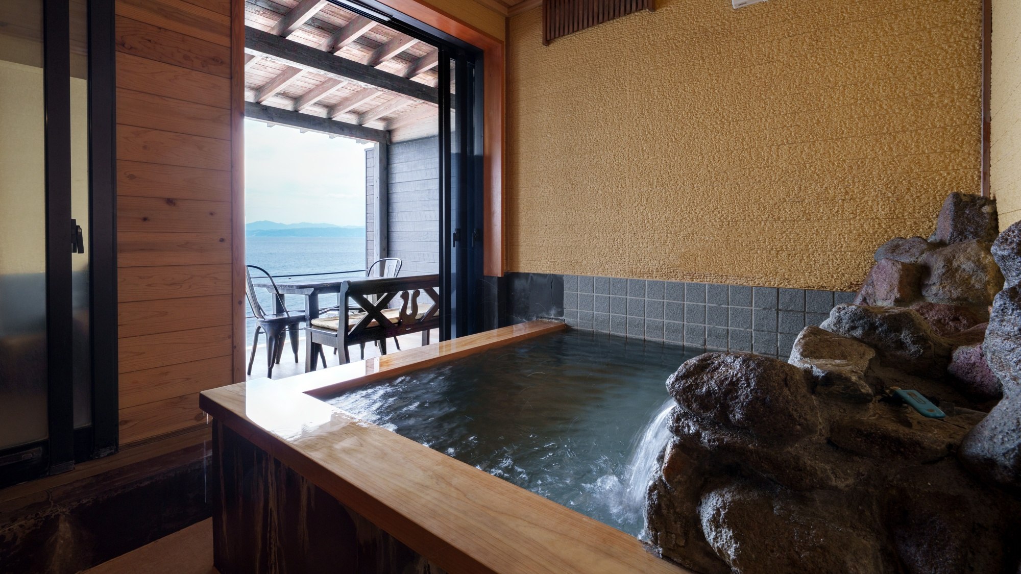 【半露天温泉ロッジ付（ツイン）一例】誰にも邪魔されず、好きな時に好きなだけ海と温泉を独り占め