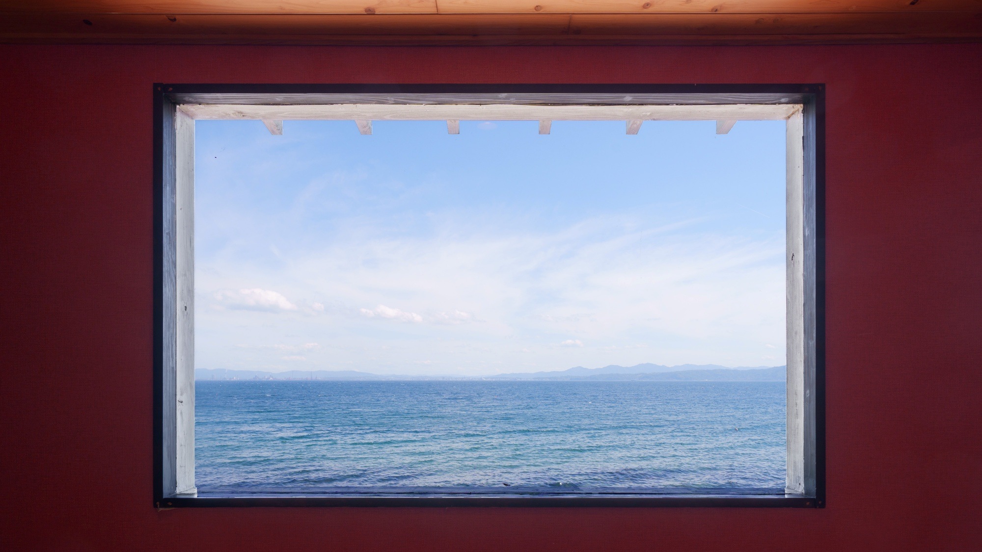 【半露天温泉ロッジ付（ダブル）一例】海を一望する特等席のような眺望ルーム