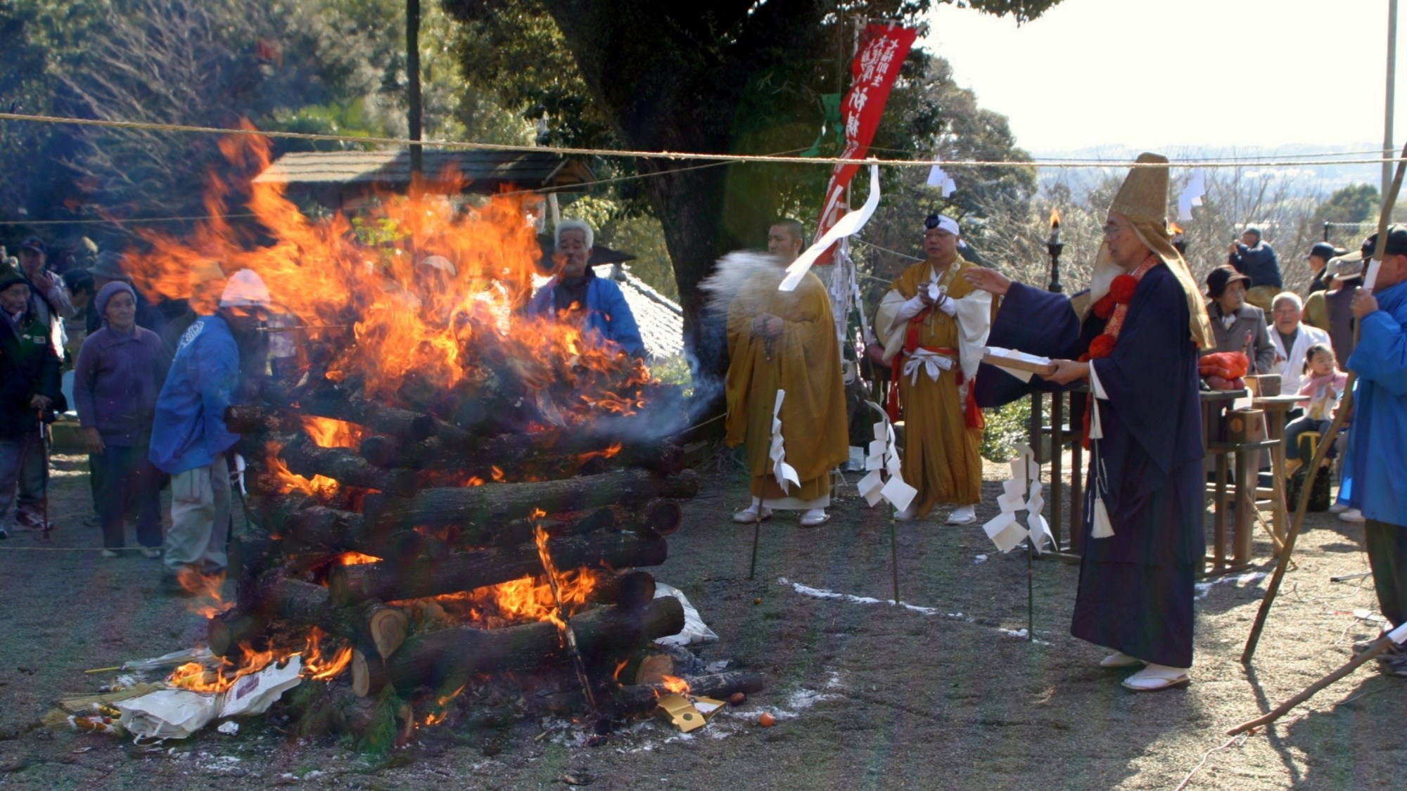 【逵ノ堂愛宕神社】春季大祭の護摩炊き。江戸時代は日出城守護神とされた･･･当館から車で10分