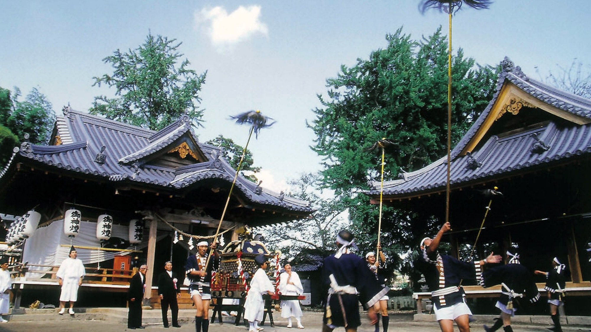 【日出若宮八幡神社】重厚な楼門は町有形文化財･･･当館から車で5分