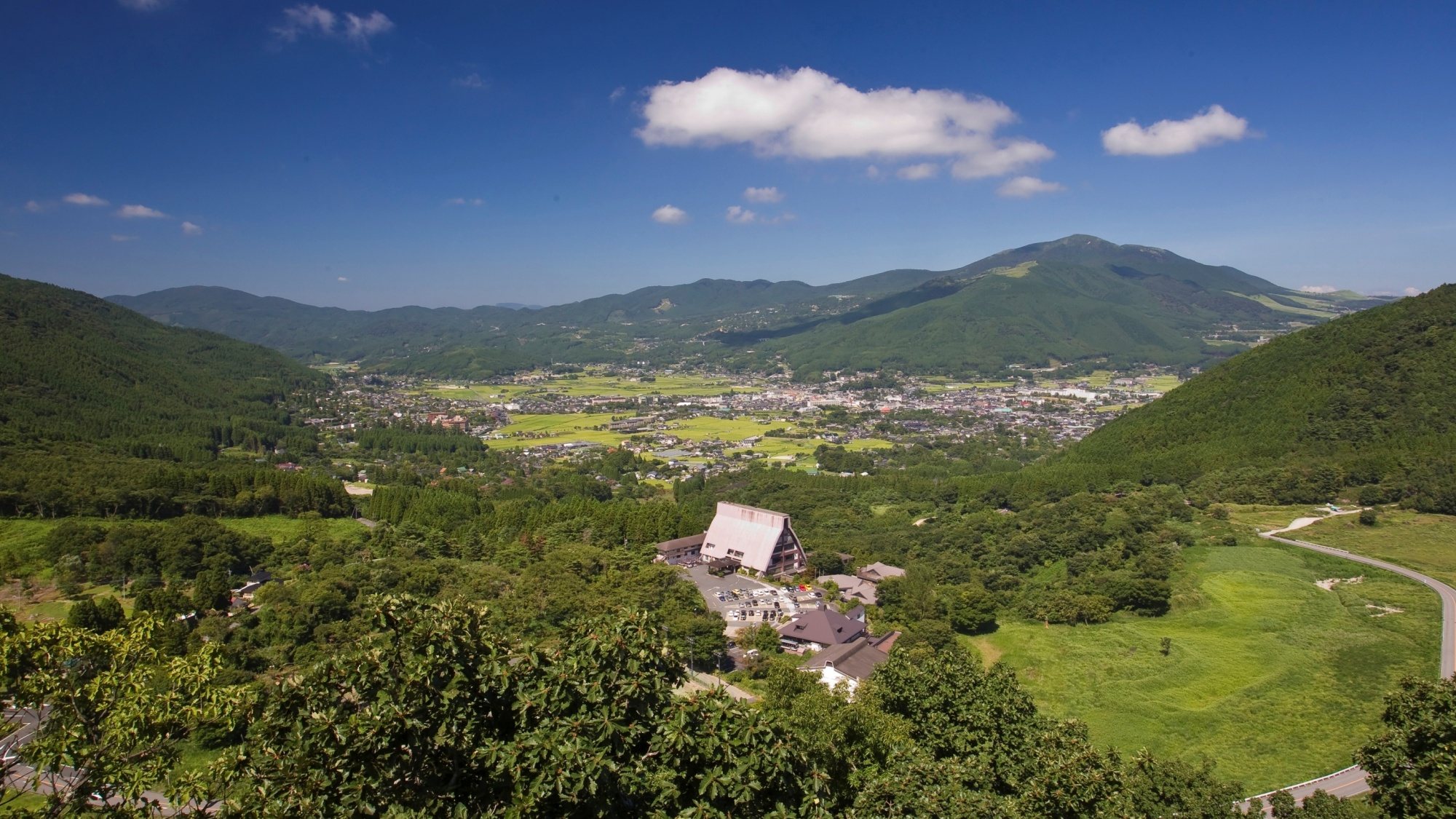 【狭霧台】標高約680ｍから由布院の町並みが一望できる展望スポット･･･当館から車で40分