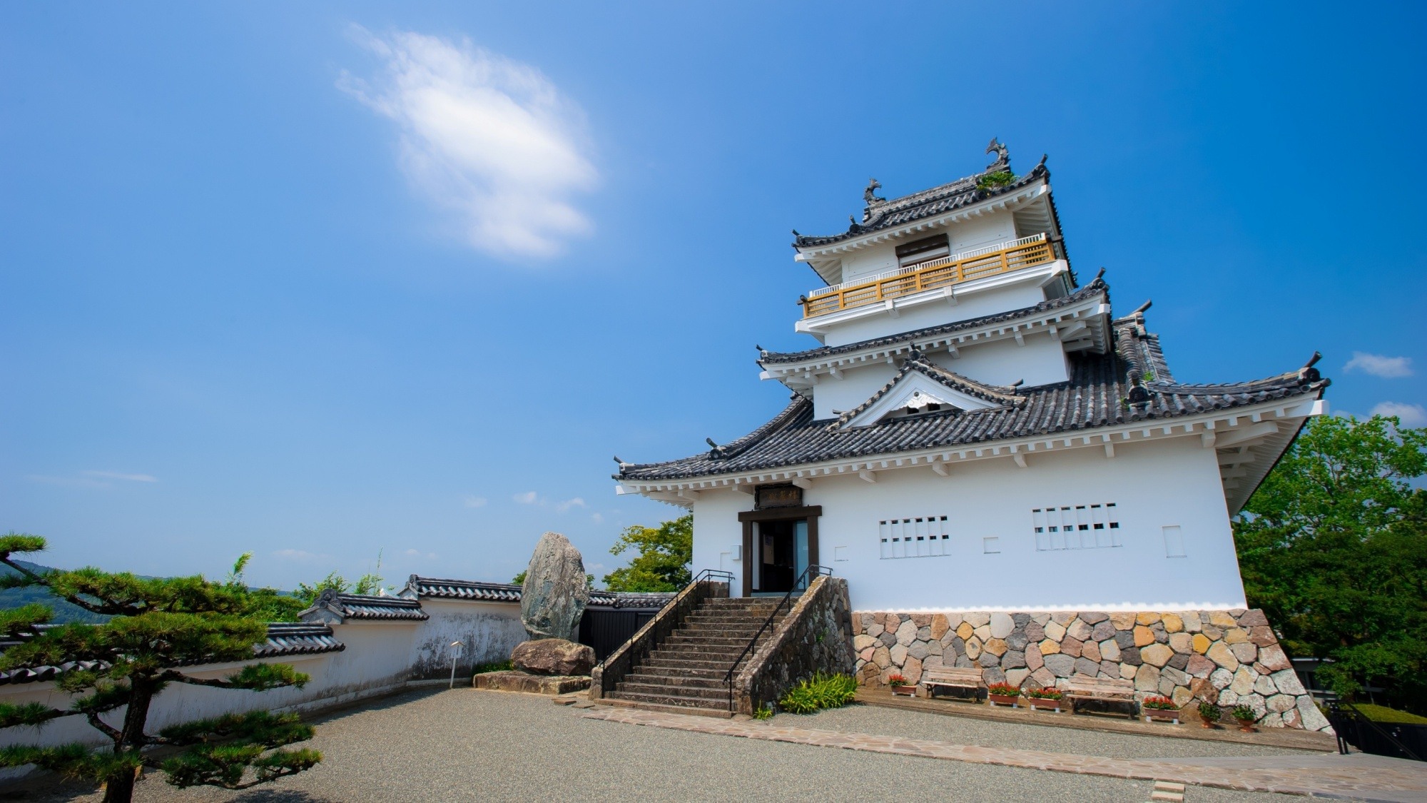 【杵築城】天守からは杵築市内を一望でき、守江湾が広がる景色は必見･･･当館から車で20分