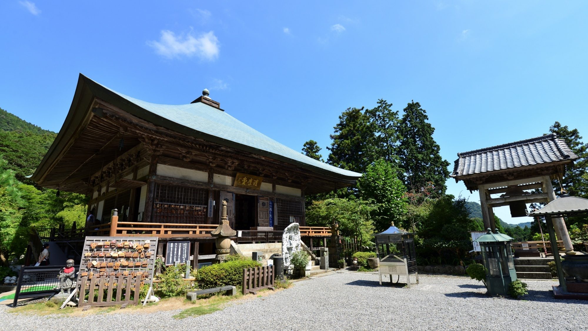 【両子寺】国東半島の中心にある六郷満山寺院、春の新緑・秋の紅葉名所･･･当館から車で60分