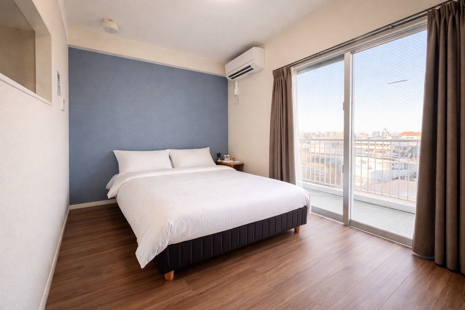 モスバーガー軽食セット付き★無料駐車場あり★IKコンドミニアム