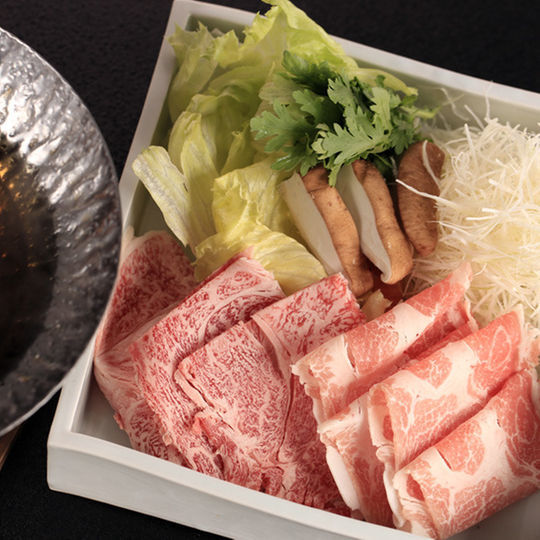 【D+KIRISHIMA】【肉料理／夕食一例】黒毛和牛と神話豚のしゃぶしゃぶ