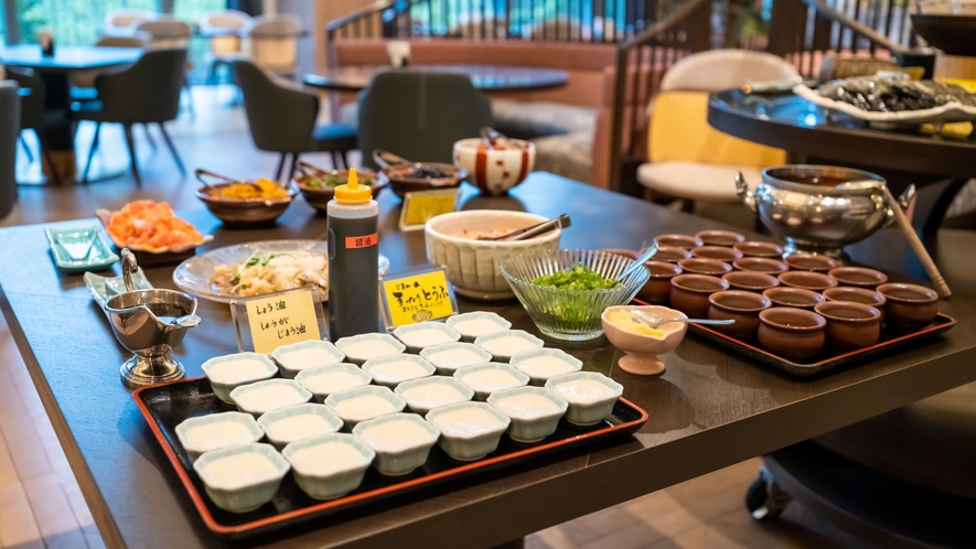 【朝食バイキング】手作り豆腐やごはんのお供もたくさん！
