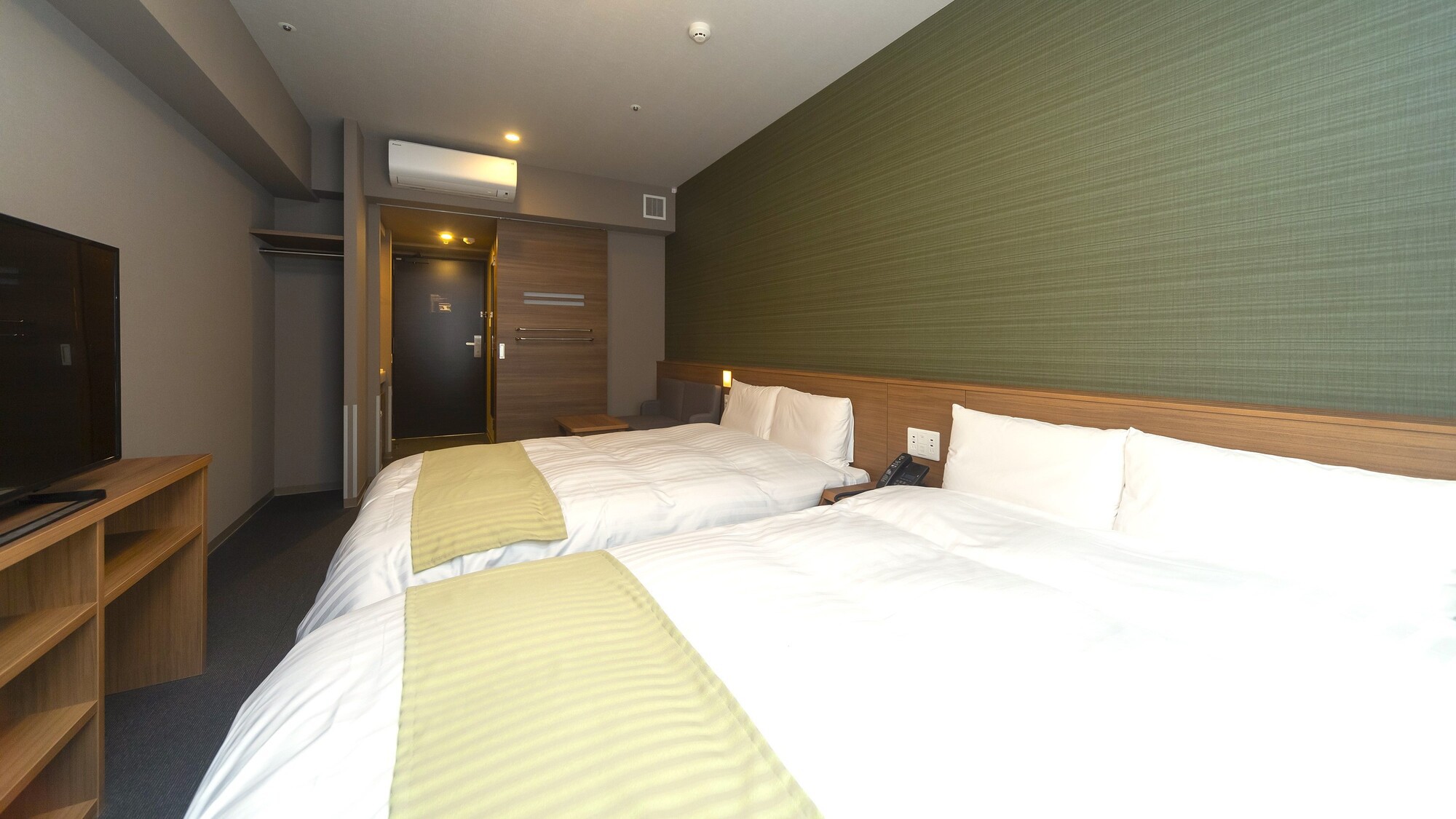 ツインルーム【禁煙】(幅140cm×195cm×2台）20.7平米