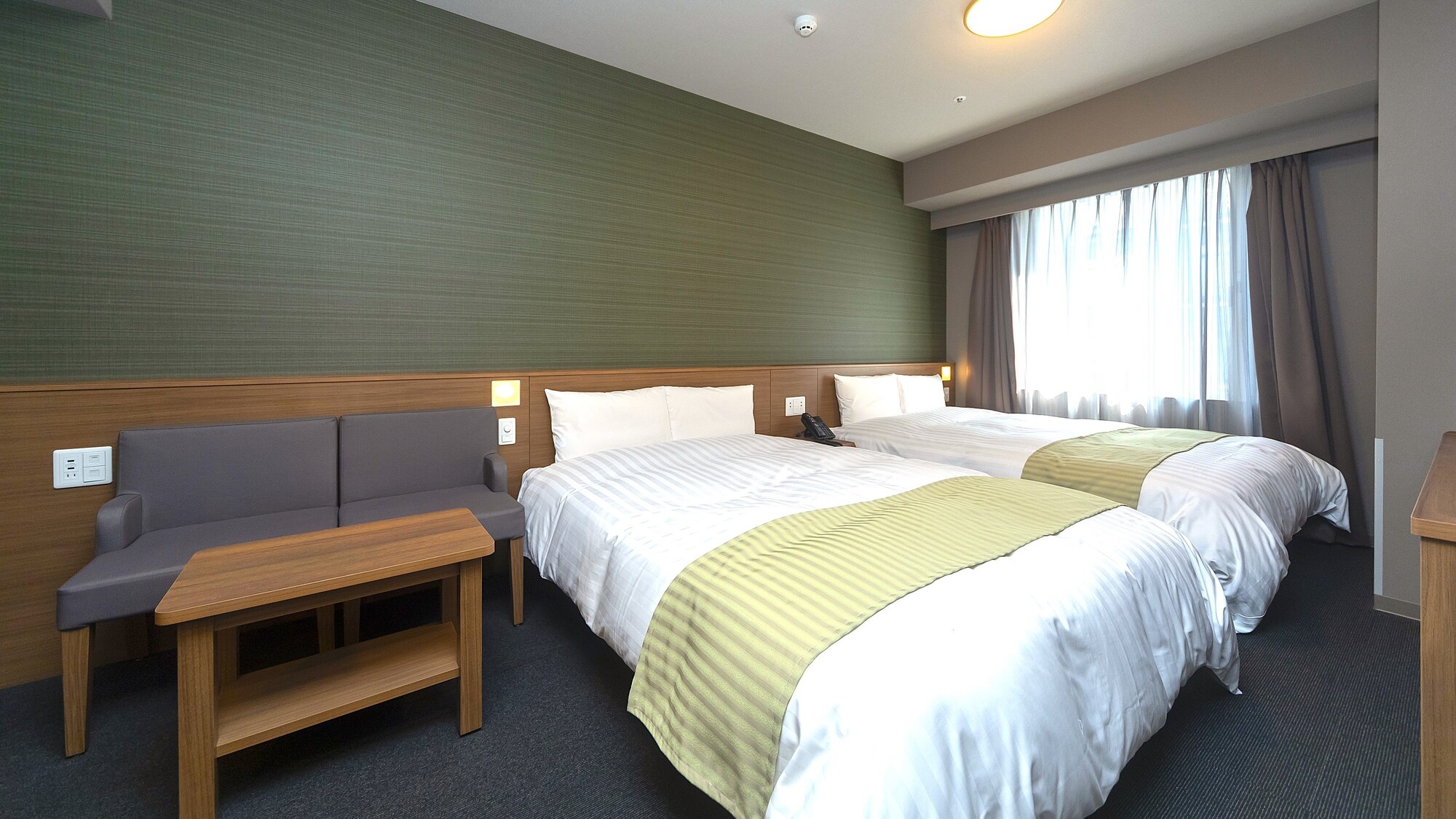 ツインルーム【禁煙】(幅140cm&times;195cm&times;2台）20.7平米