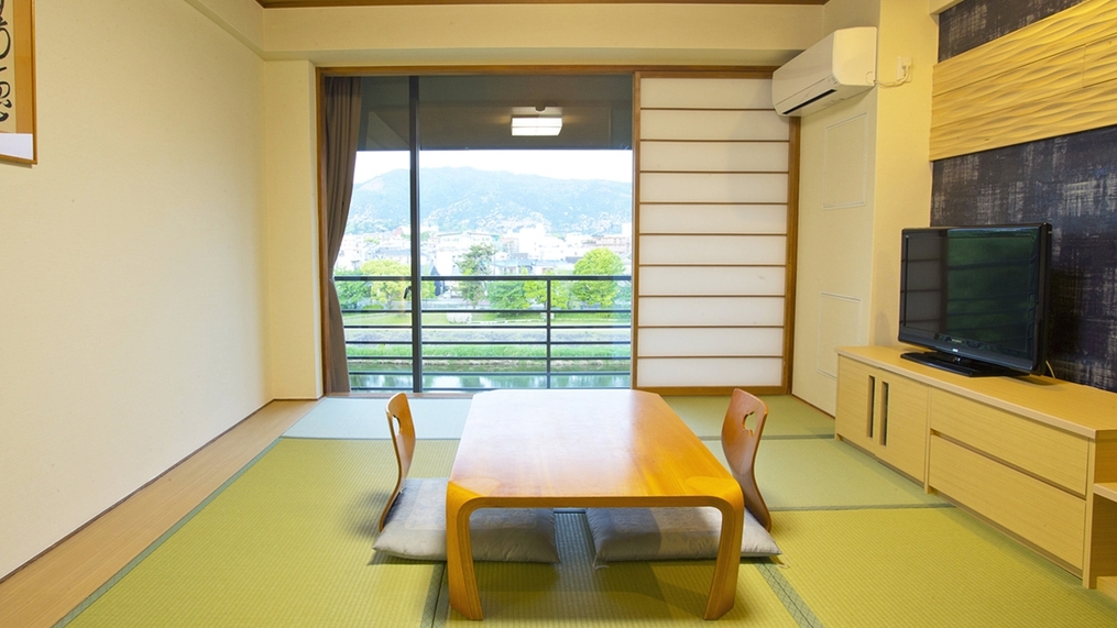 【素泊まり】鴨川の繁華街や京都の観光名所へアクセス便利！鴨川・東山を眺めるくつろぎの館