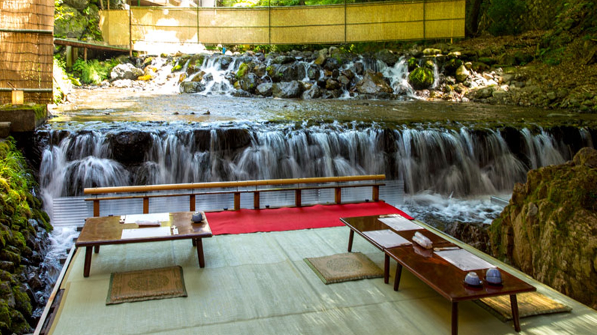 *四季・趣きの床　貴船荘 