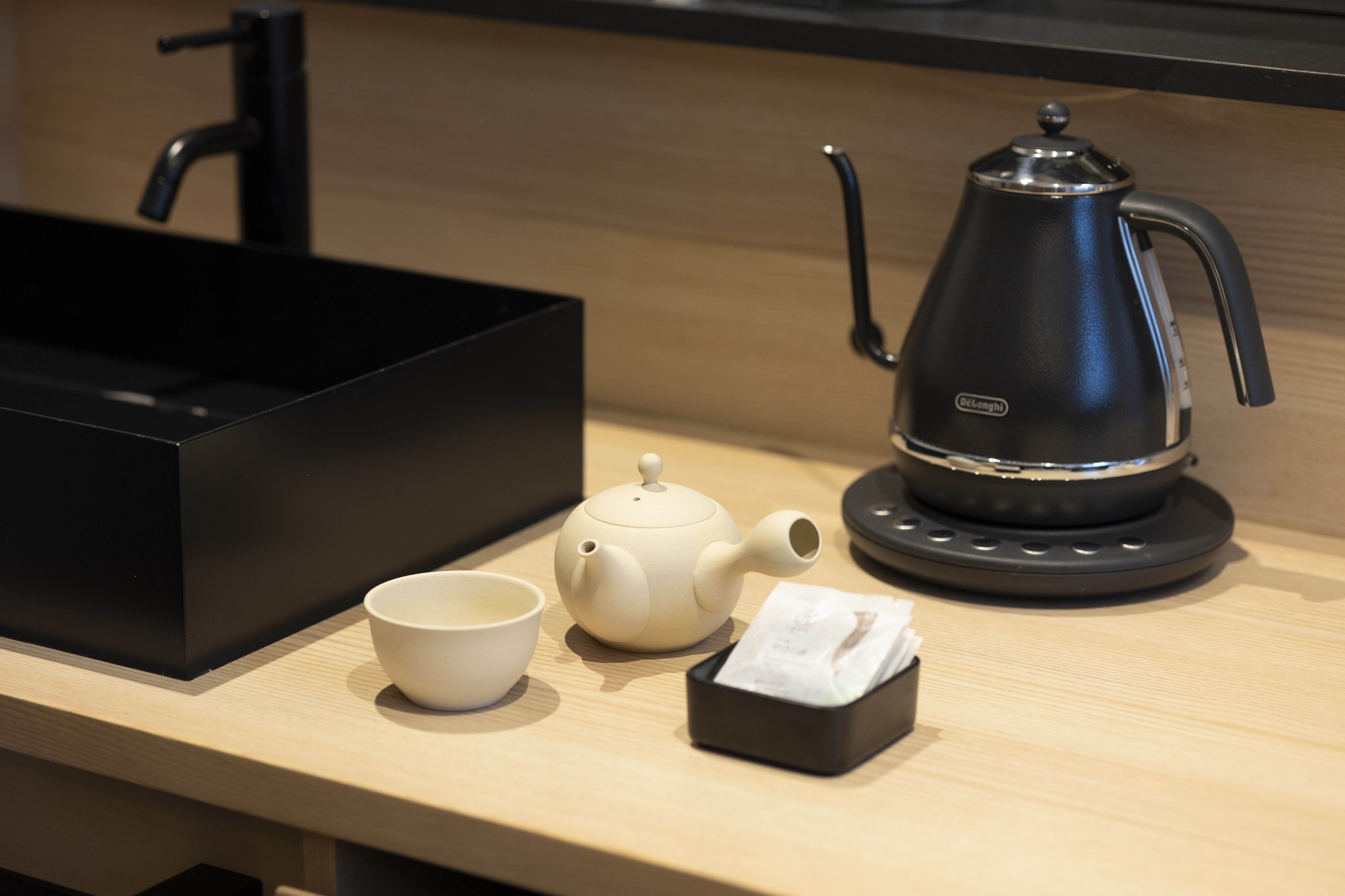 【客室】スーペリアダブルB -ENGAWA-（ティーセット）