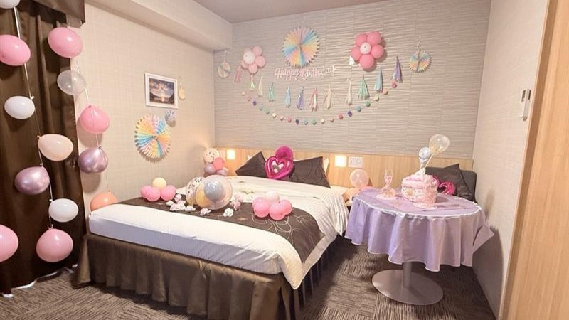 お誕生日会・記念日・還暦祝いなどなど・・・スタッフが心を込めてデコレーションいたします