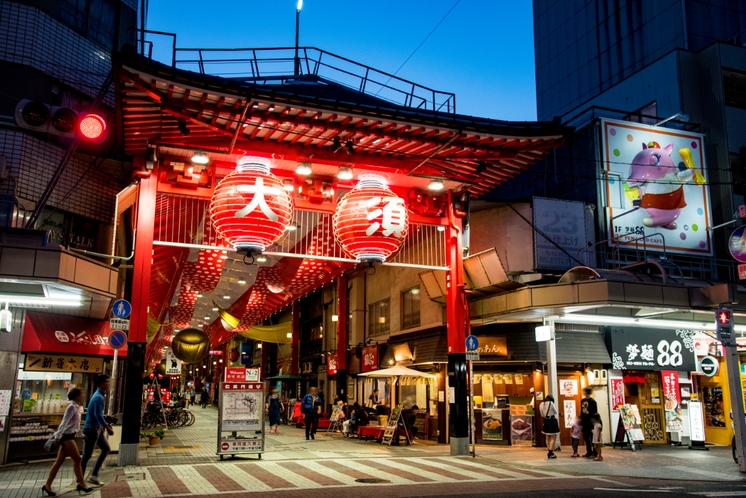 お店の多くは、10時～19時頃まで、ホテルにチェックインしてから、ゆっくりとお楽しみ頂けます。